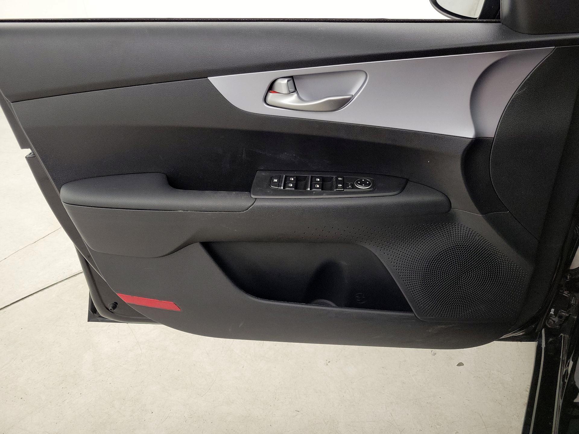 Thumbnail: 2024 Kia Forte - 12