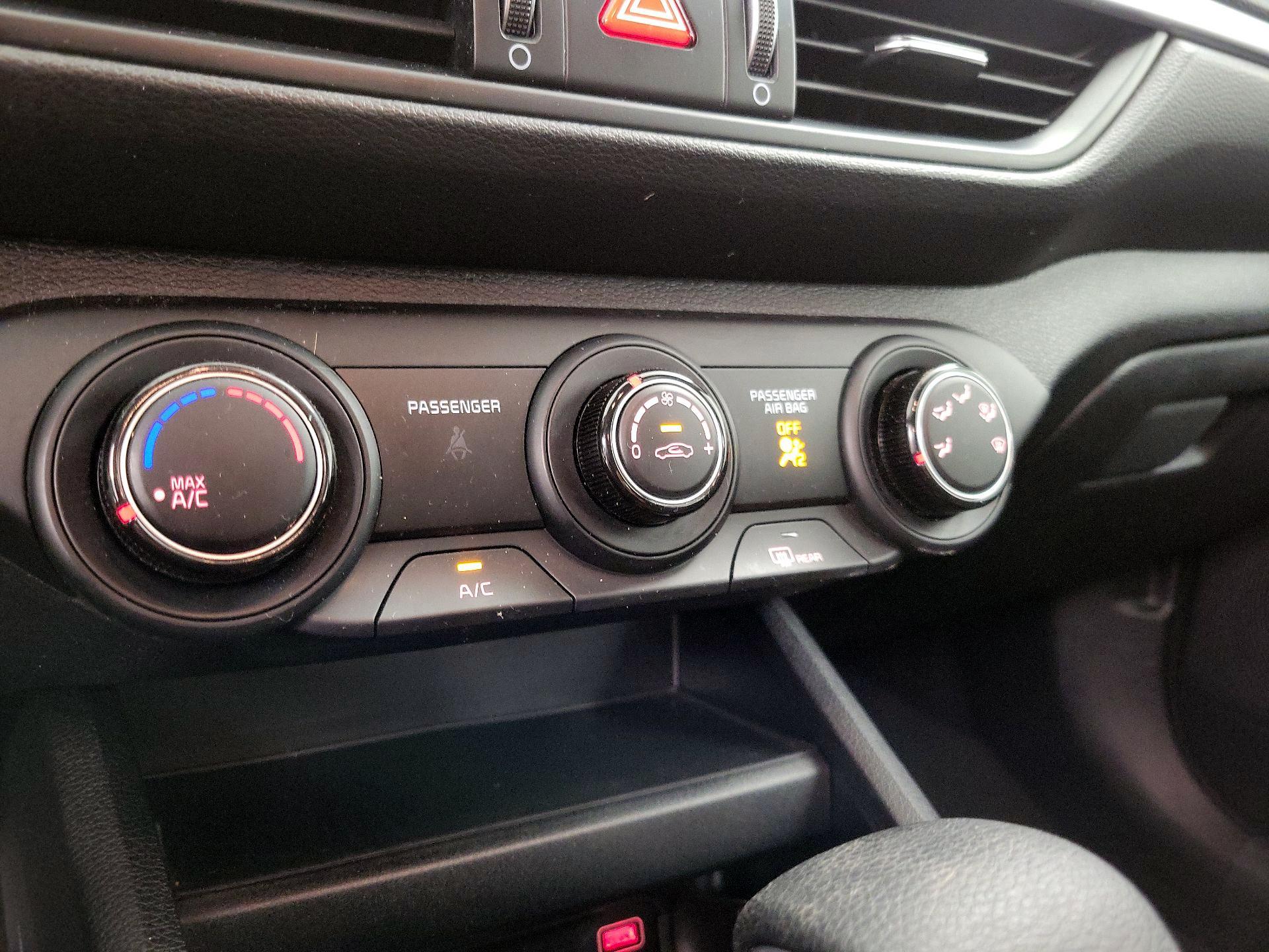 Thumbnail: 2024 Kia Forte - 16