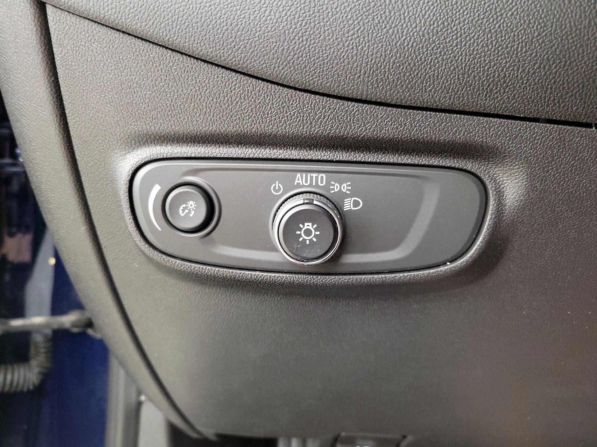 Thumbnail: 2022 Chevrolet Equinox - 13