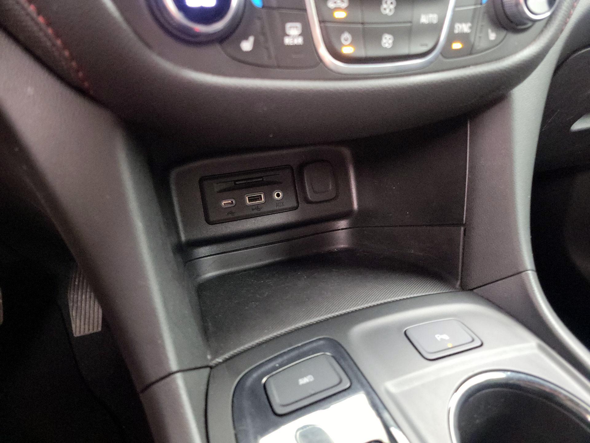 Thumbnail: 2022 Chevrolet Equinox - 18