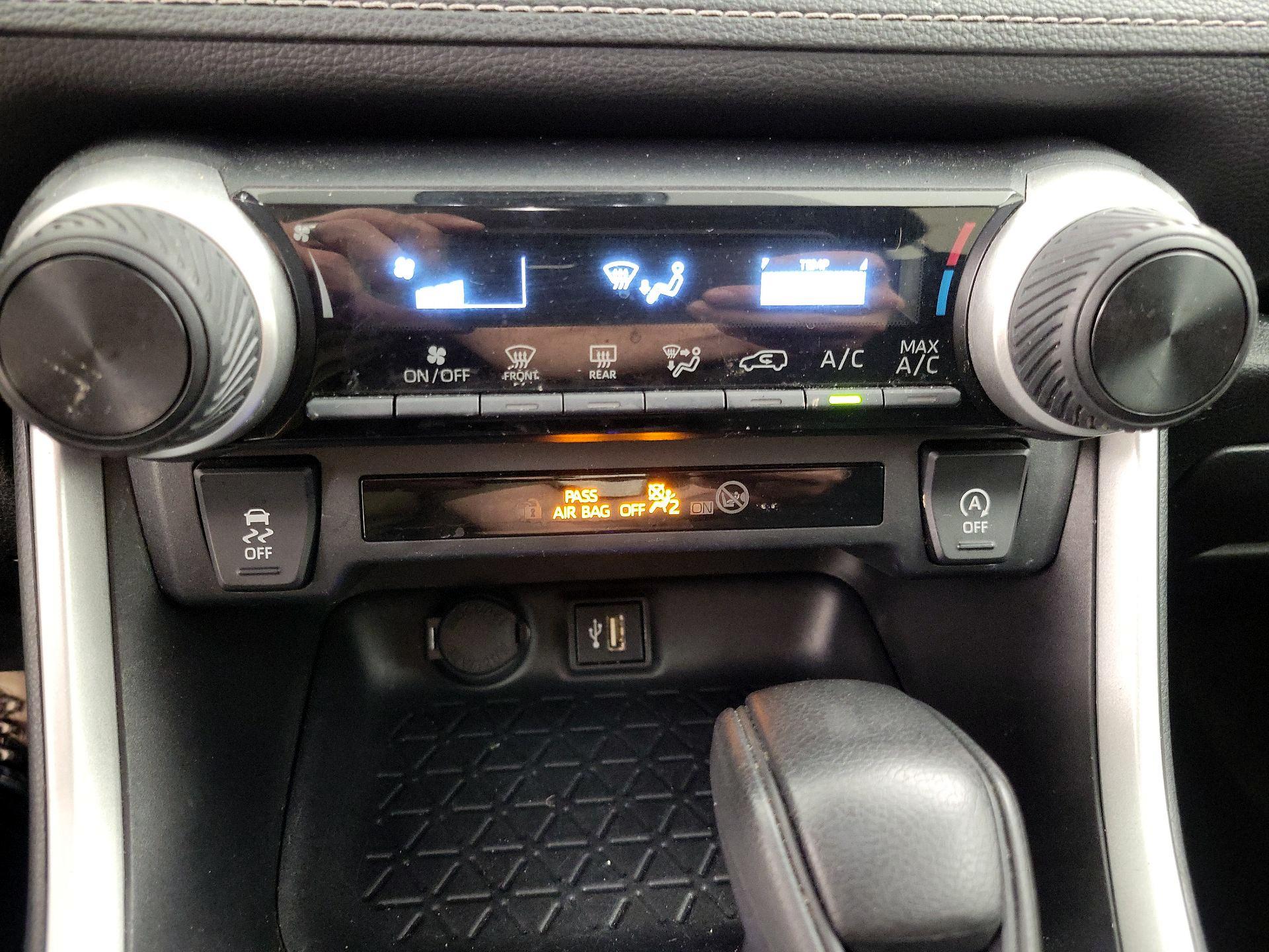 Thumbnail: 2024 Toyota RAV4 - 16