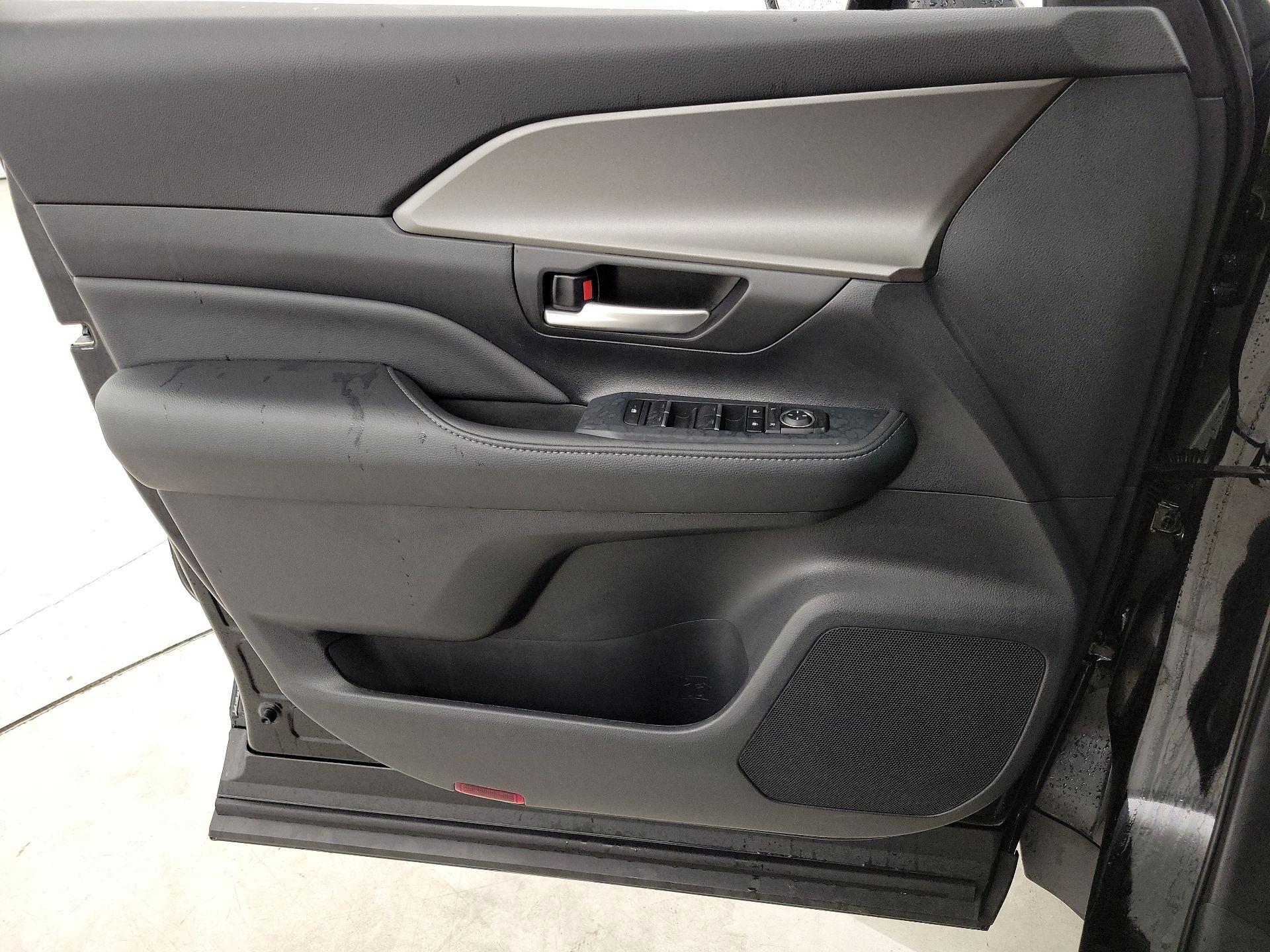 Thumbnail: 2025 Toyota Grand Highlander - 12