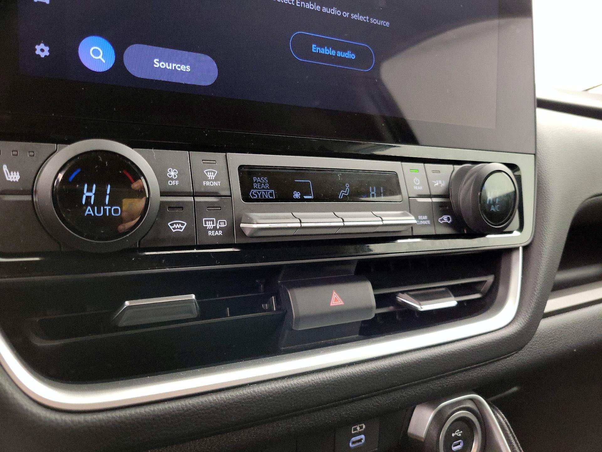 Thumbnail: 2025 Toyota Grand Highlander - 16