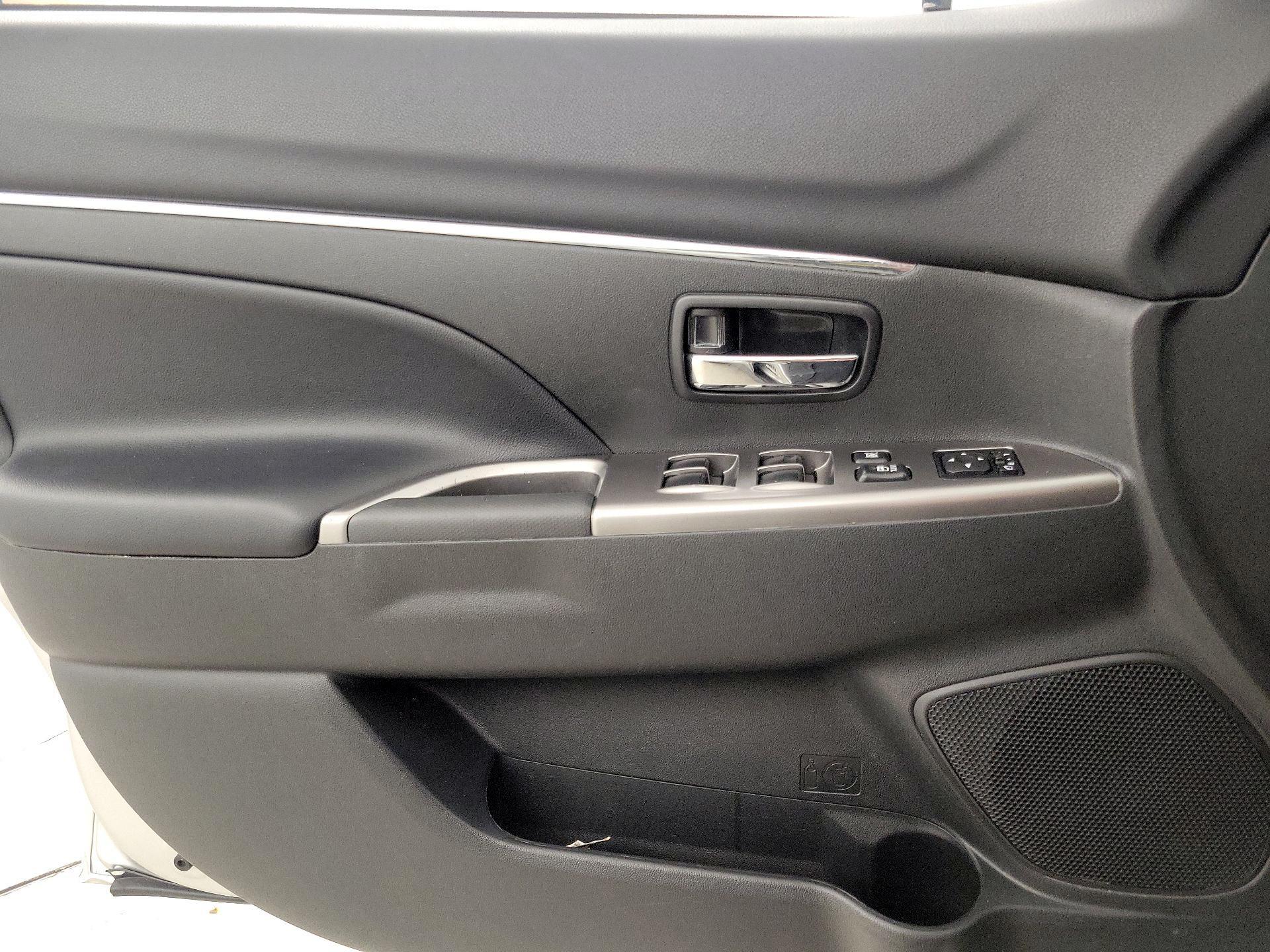 Thumbnail: 2024 Mitsubishi Outlander Sport - 12