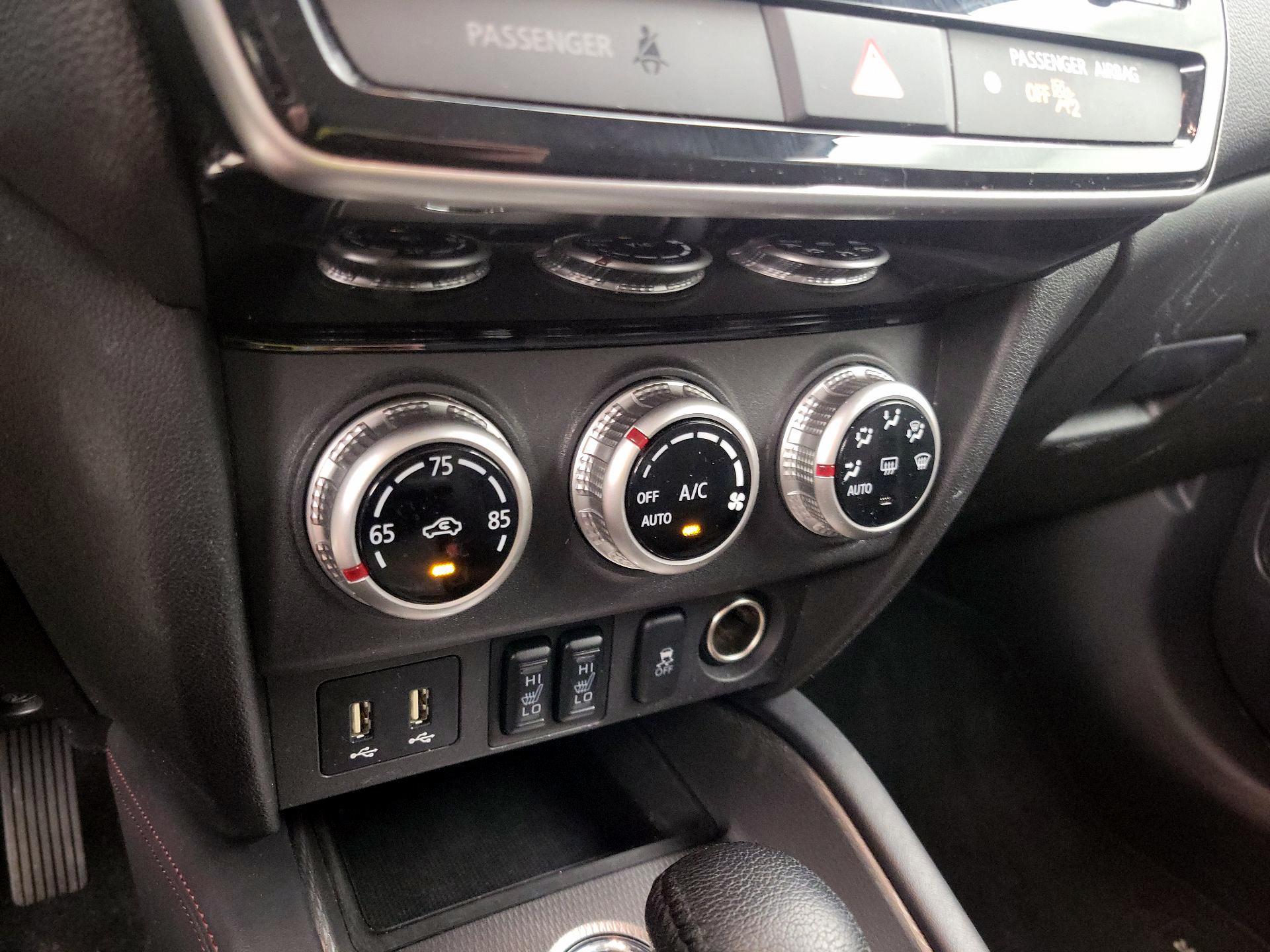 Thumbnail: 2024 Mitsubishi Outlander Sport - 16