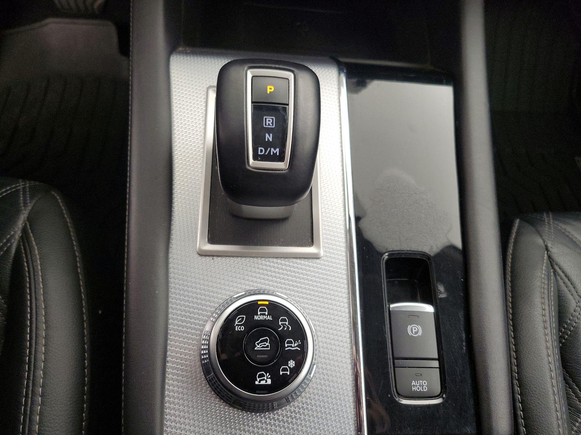 Thumbnail: 2023 Mitsubishi Outlander - 18