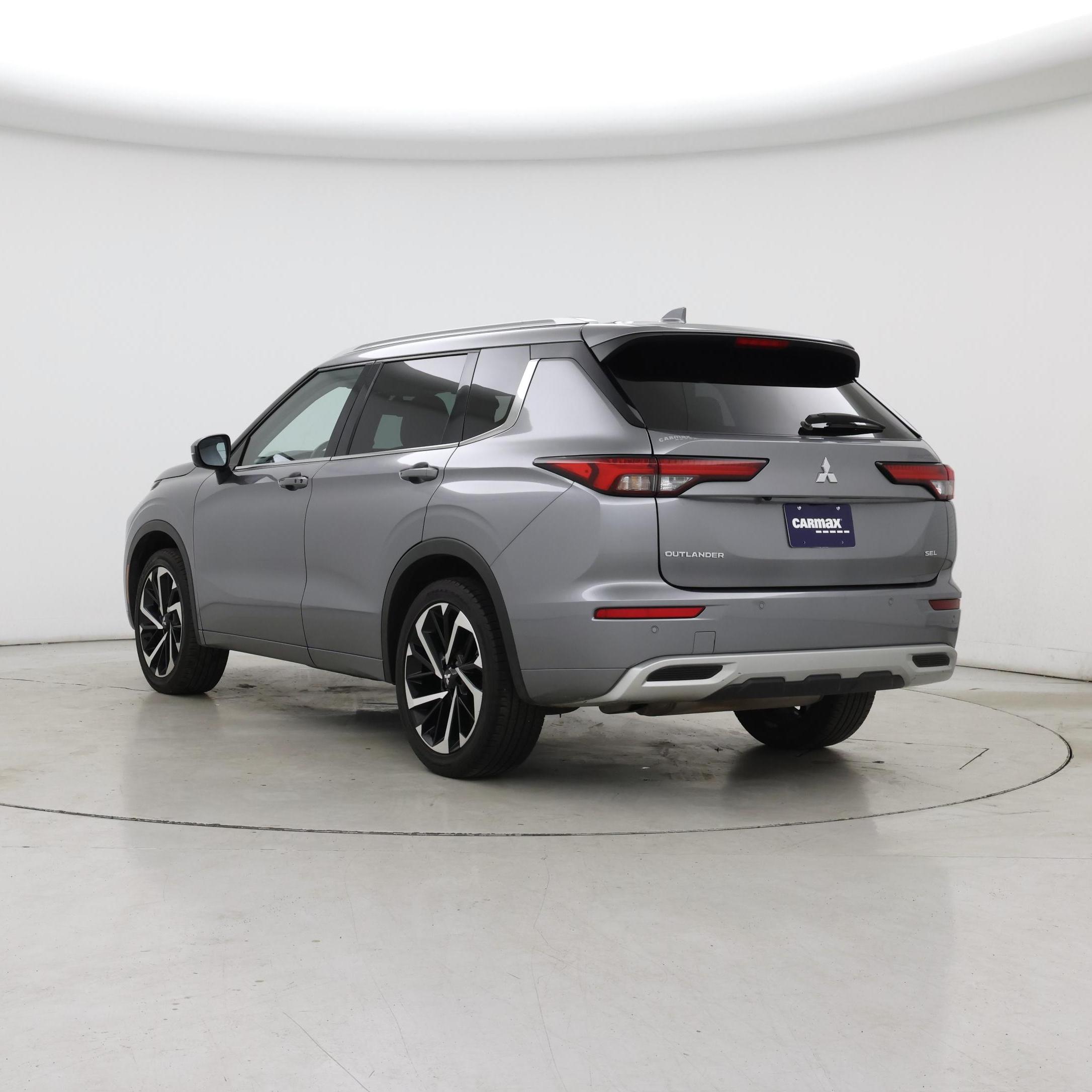 Thumbnail: 2023 Mitsubishi Outlander - 2