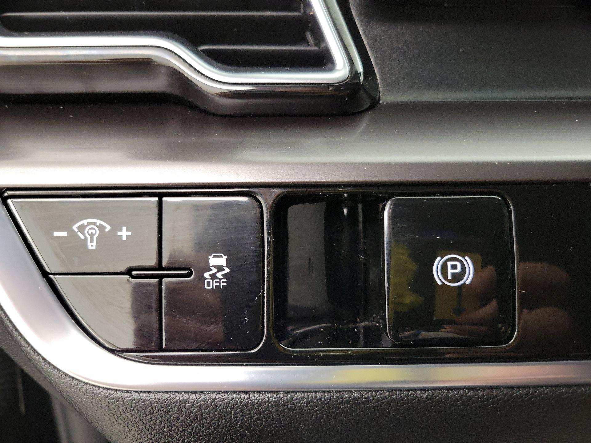 Thumbnail: 2023 Kia Sportage - 13