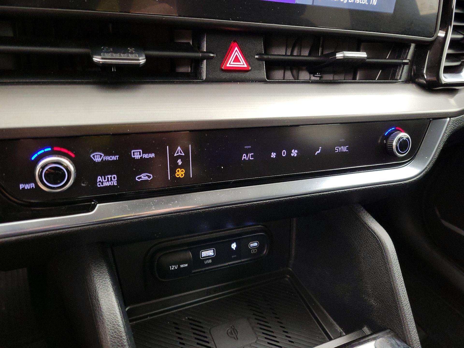 Thumbnail: 2023 Kia Sportage - 17