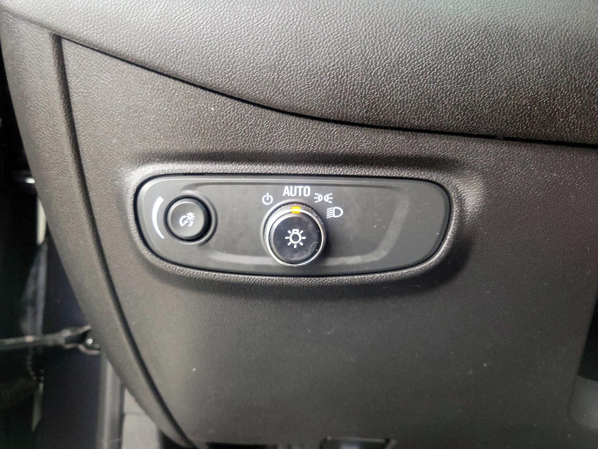 Thumbnail: 2022 Chevrolet Equinox - 13