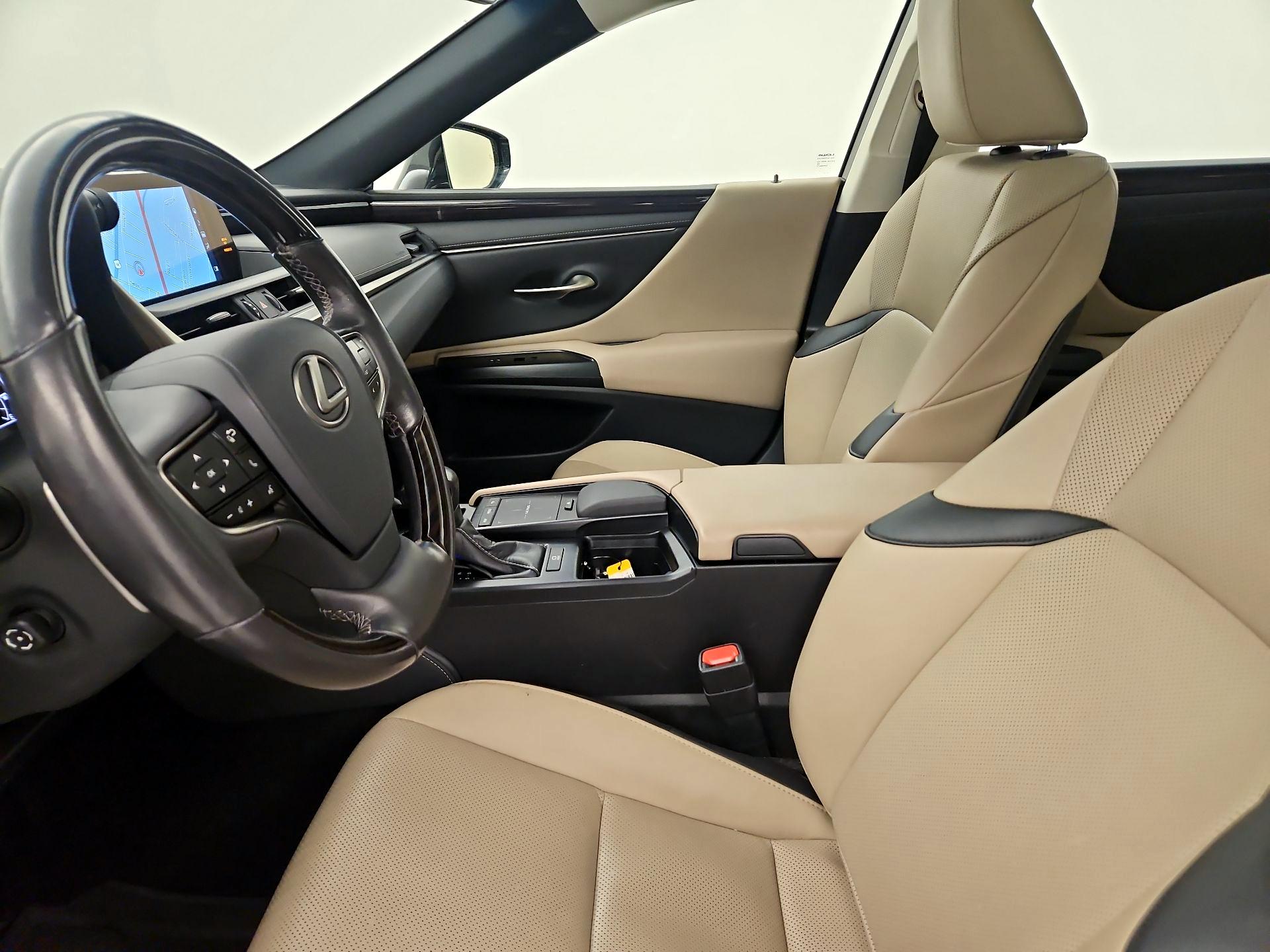 Thumbnail: 2020 Lexus ES - 11