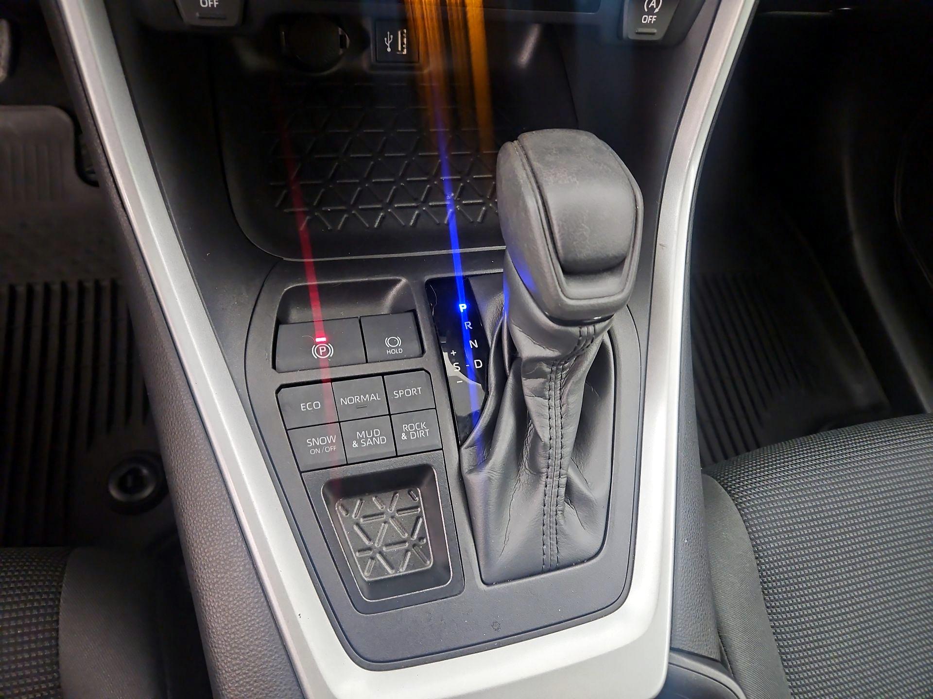 Thumbnail: 2024 Toyota RAV4 - 17