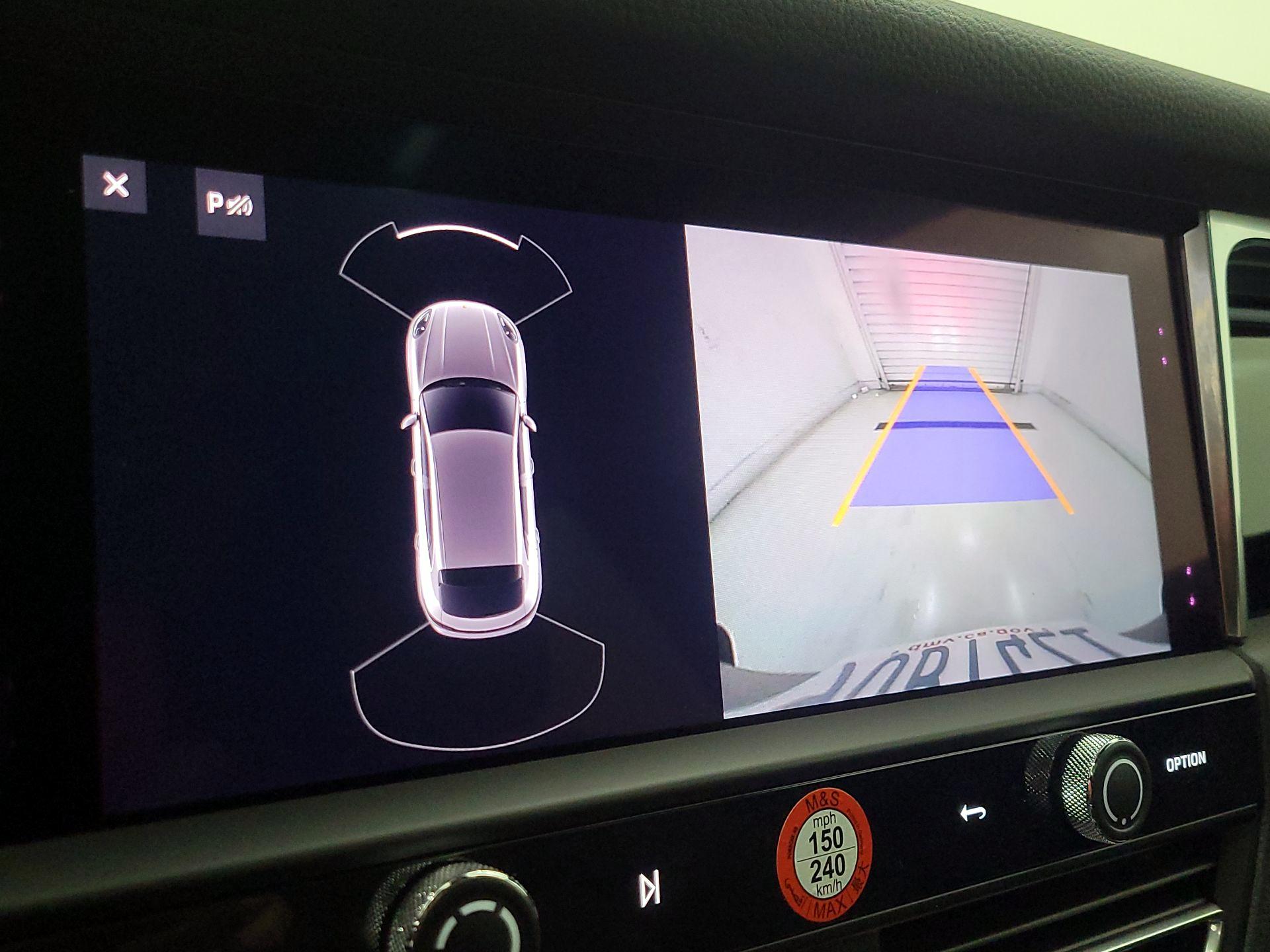 Thumbnail: 2025 Porsche Macan - 15