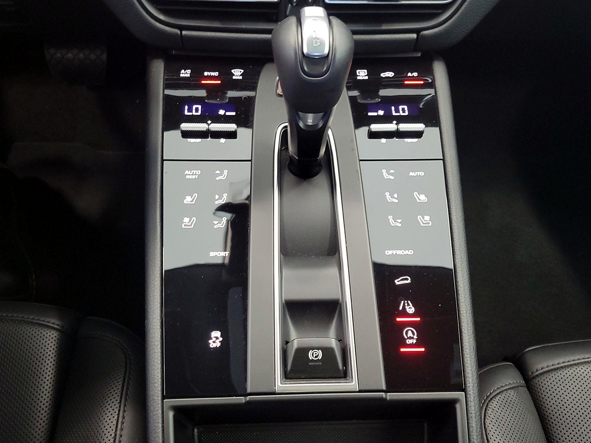 Thumbnail: 2025 Porsche Macan - 18