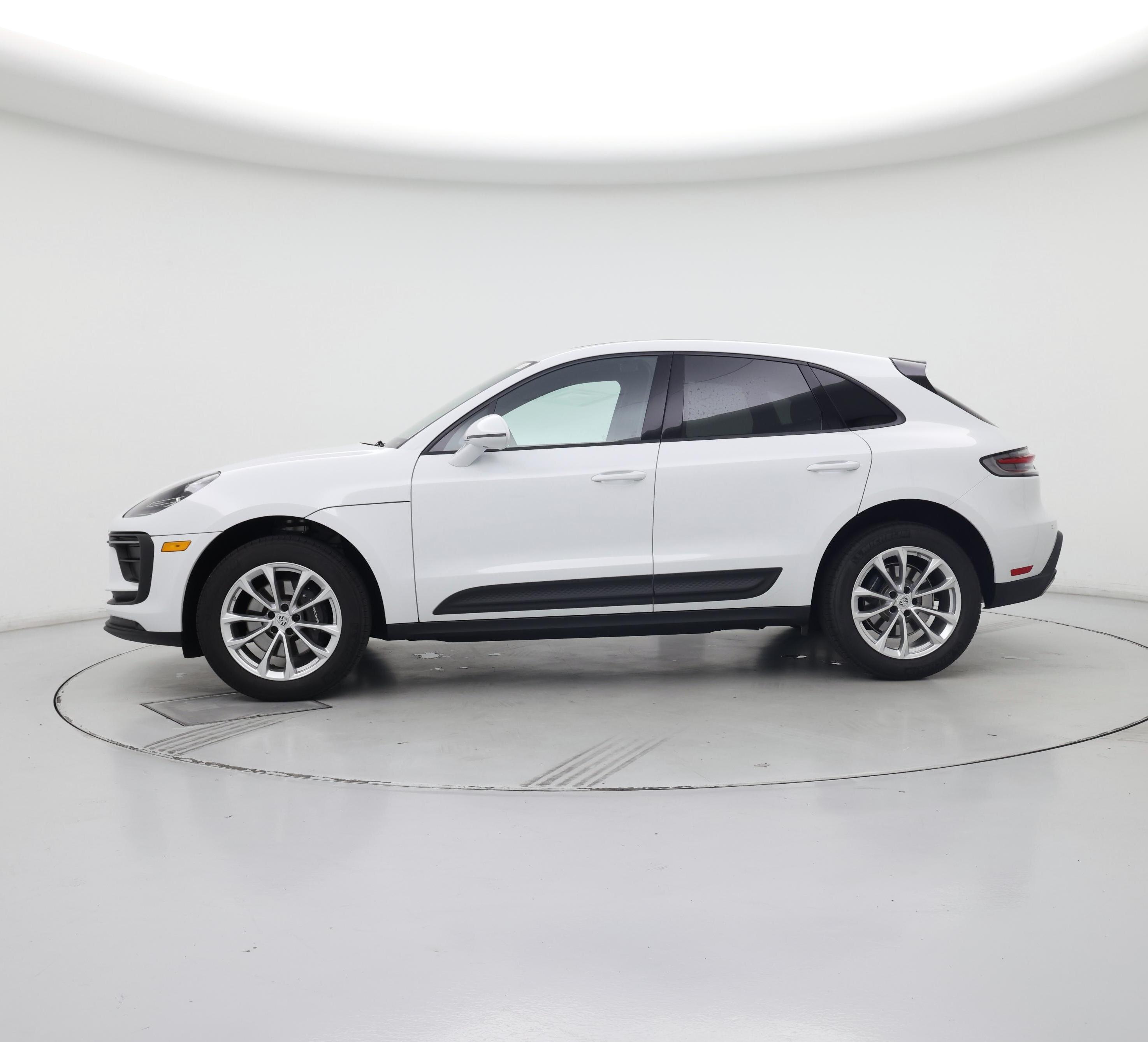Thumbnail: 2025 Porsche Macan - 3