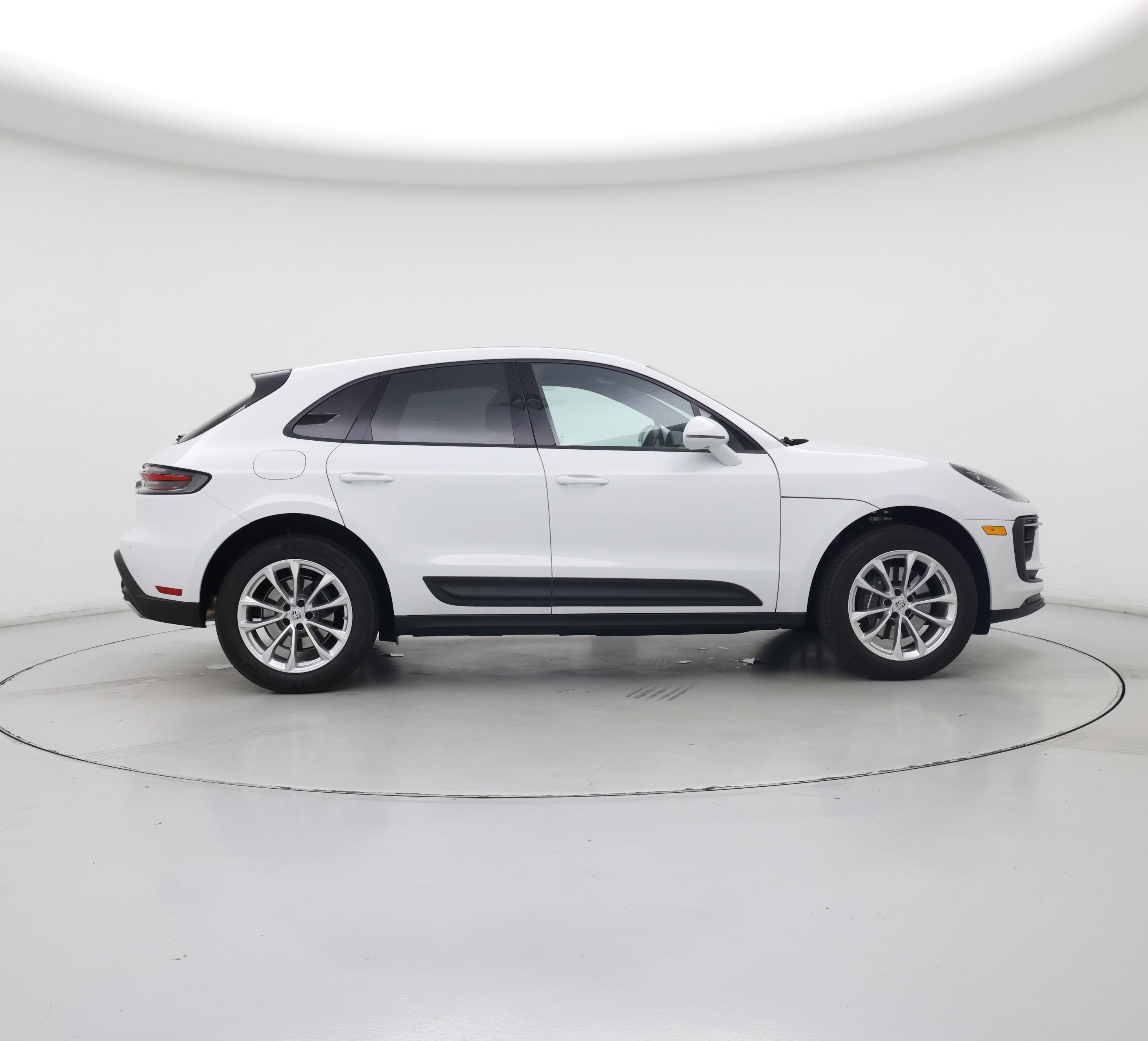 Thumbnail: 2025 Porsche Macan - 7