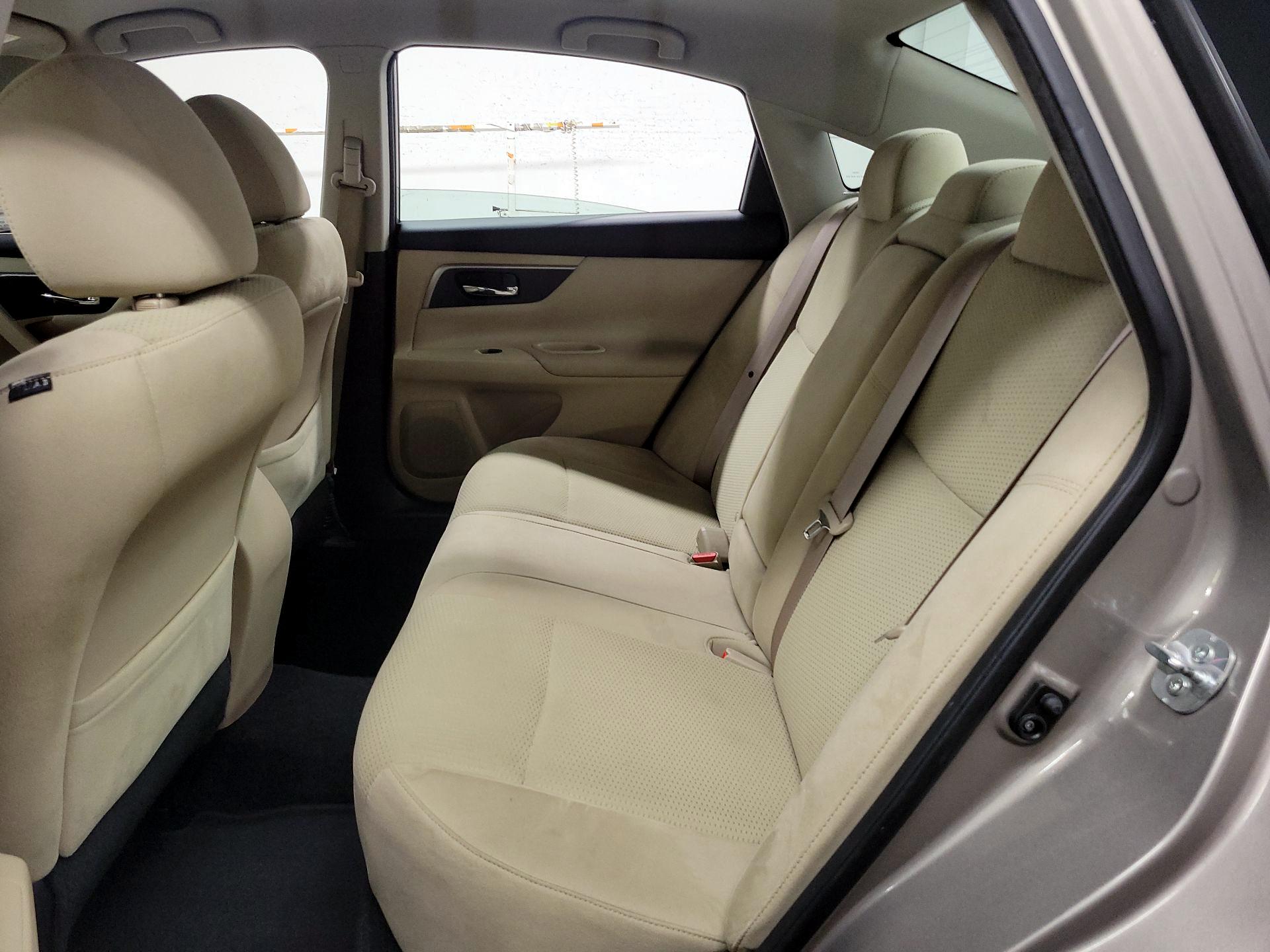 Thumbnail: 2015 Nissan Altima - 17