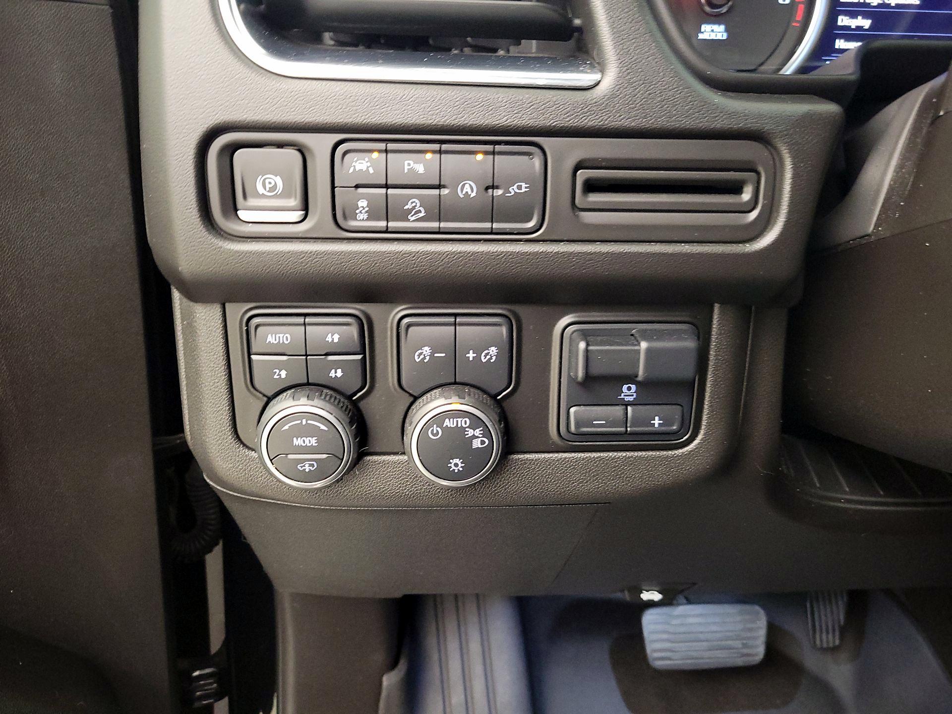 Thumbnail: 2021 Chevrolet Suburban - 13