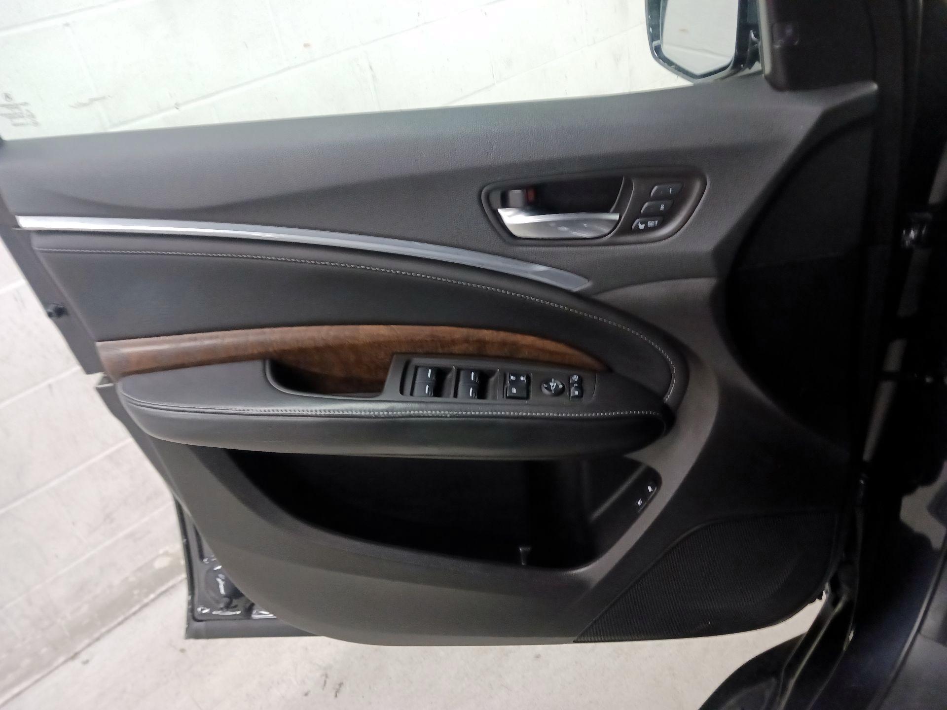 Thumbnail: 2019 Acura MDX - 12