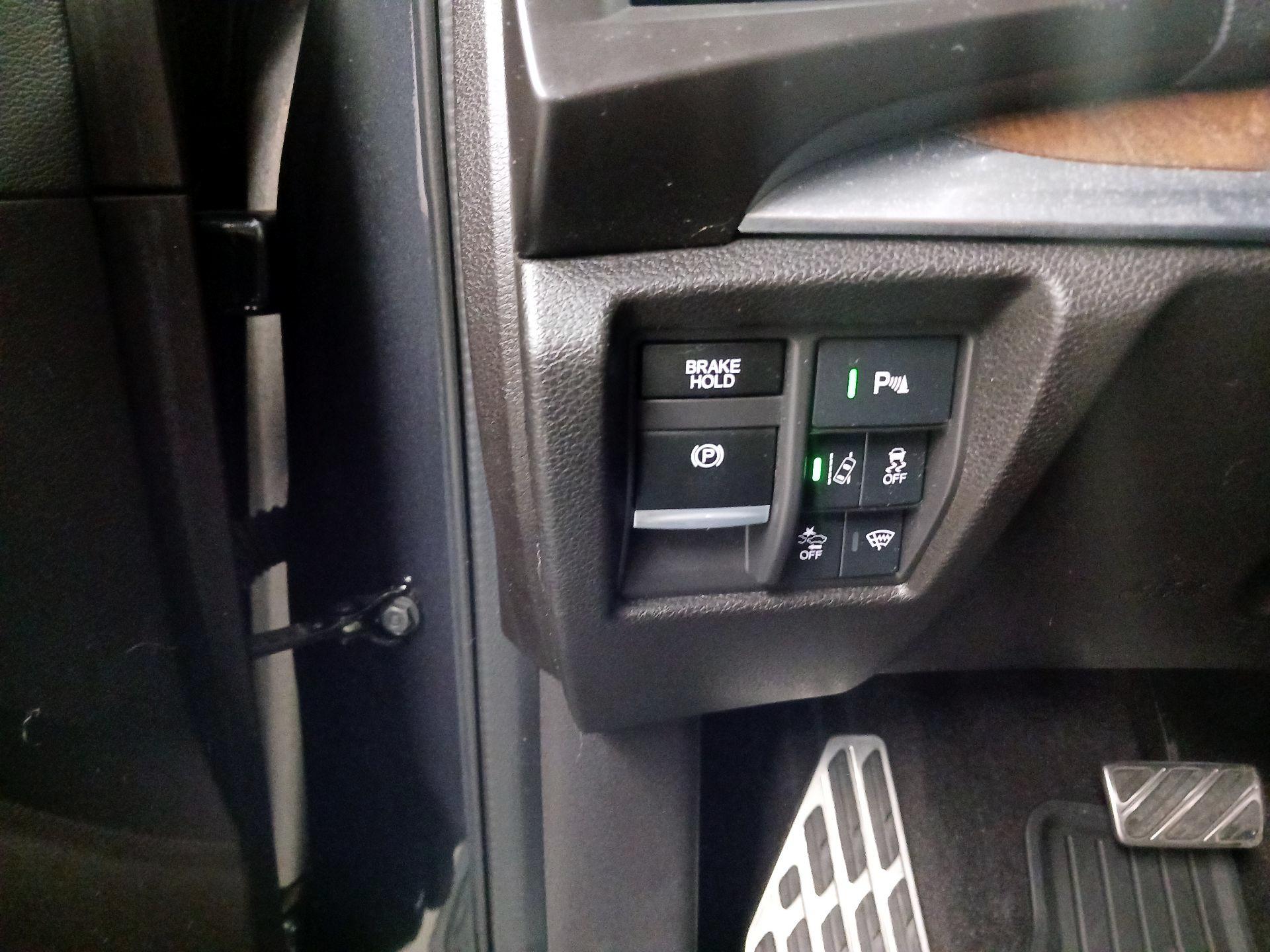 Thumbnail: 2019 Acura MDX - 13