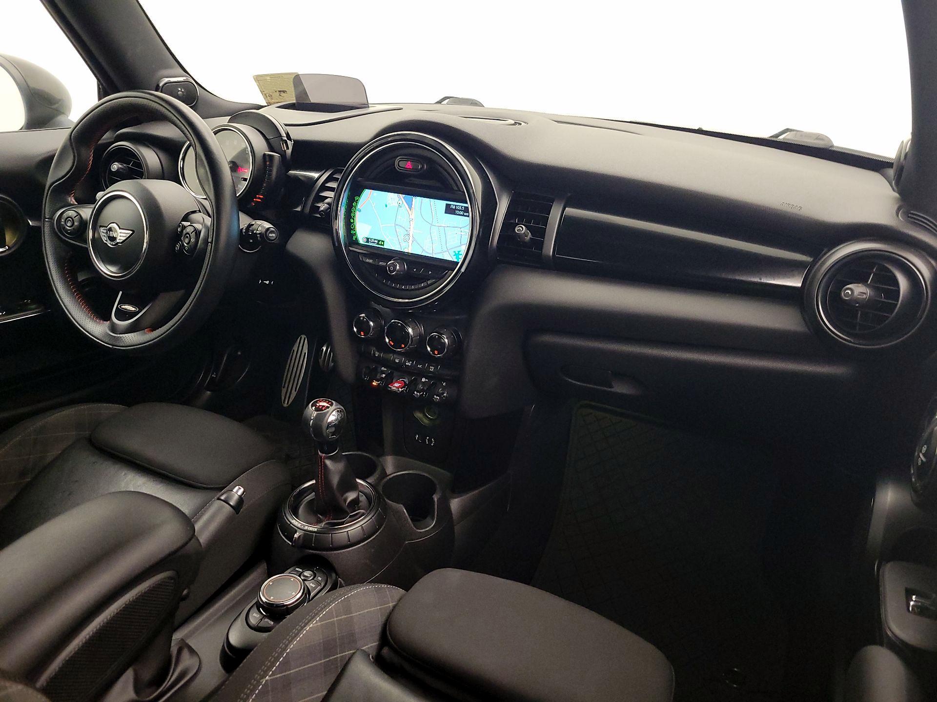 Thumbnail: 2016 MINI Cooper Hardtop - 9