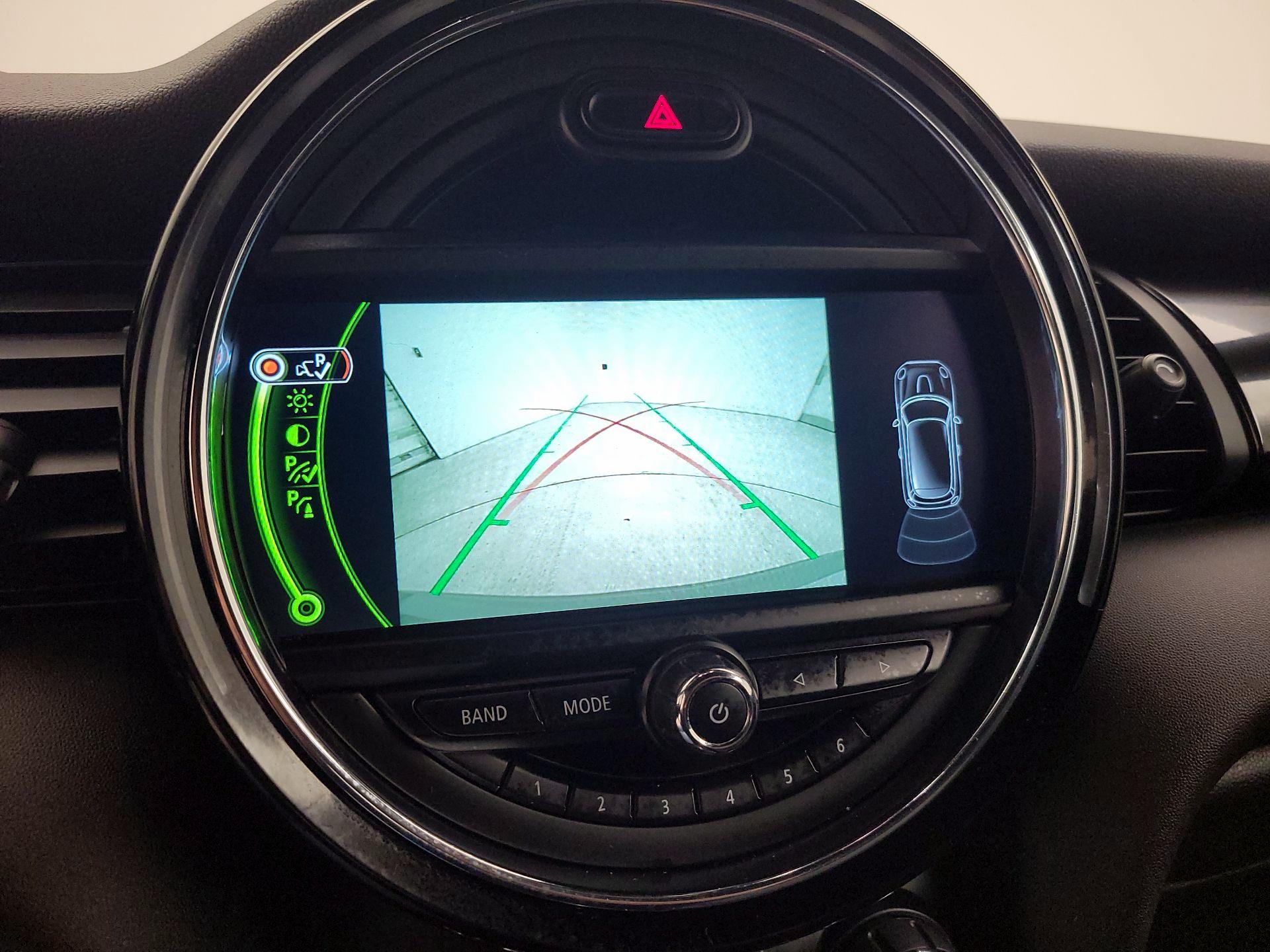 Thumbnail: 2016 MINI Cooper Hardtop - 15