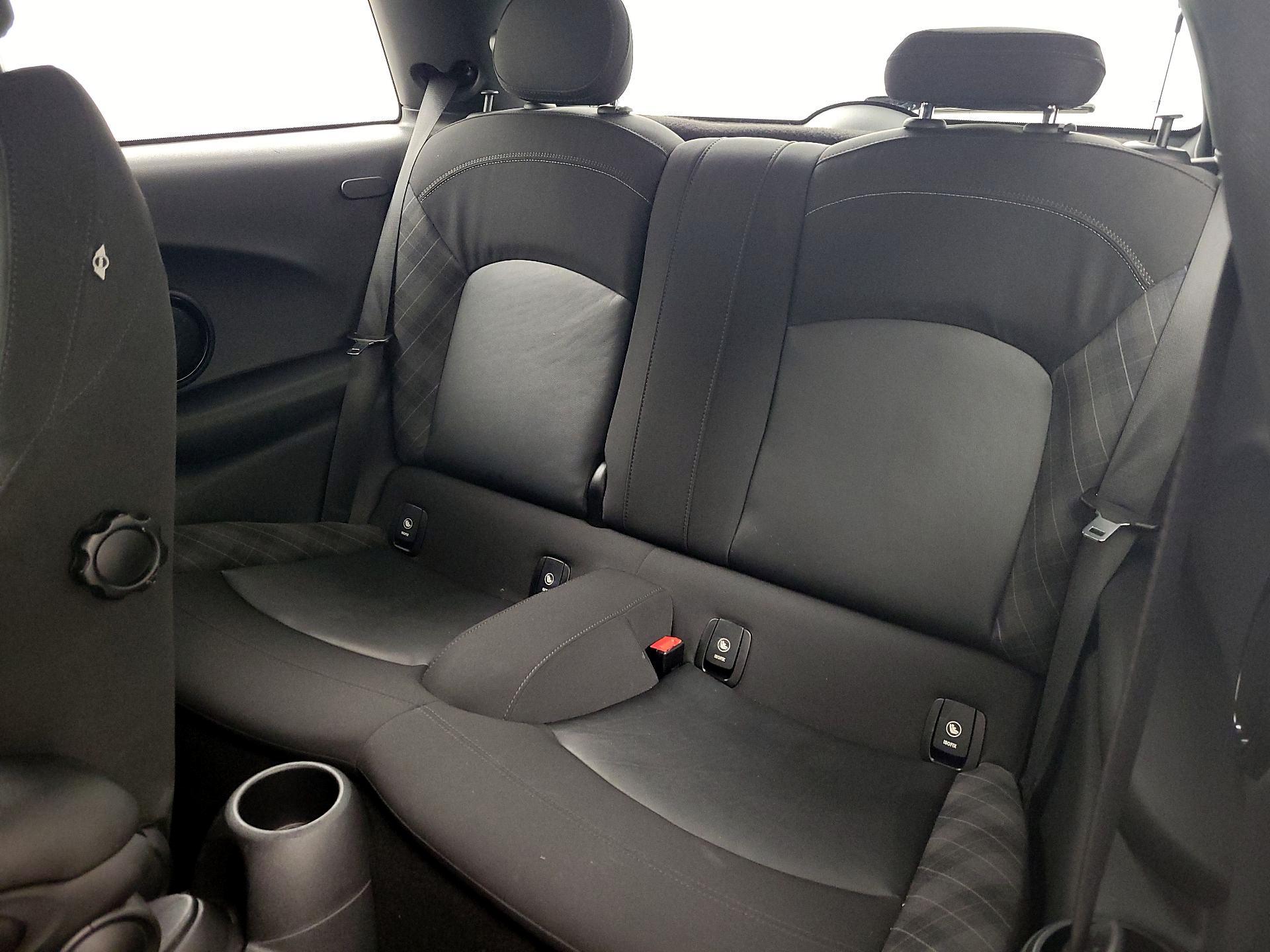 Thumbnail: 2016 MINI Cooper Hardtop - 20