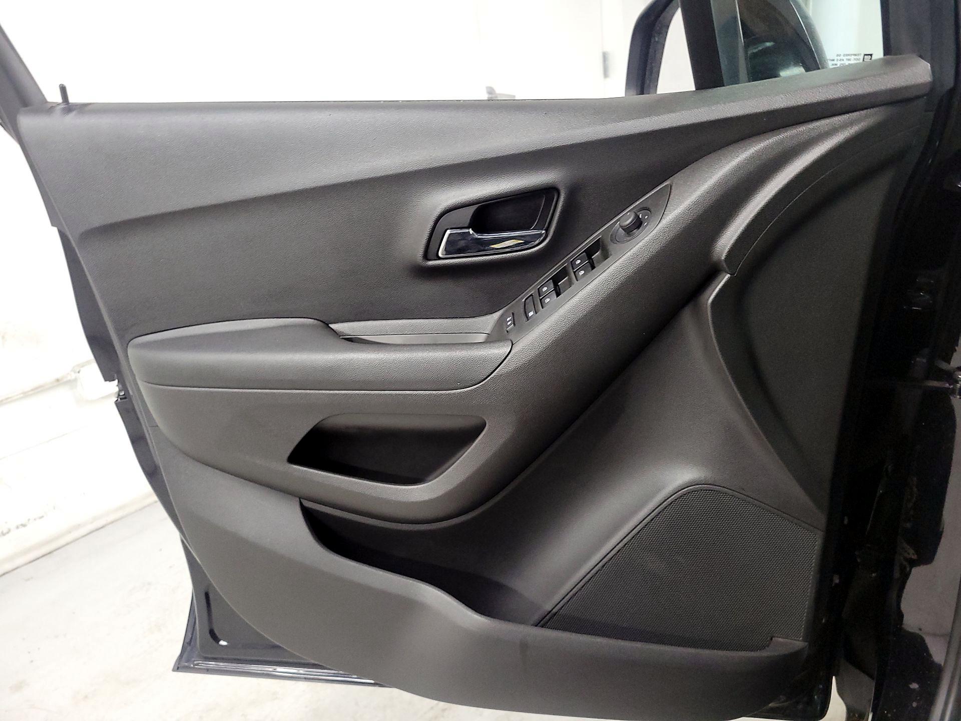 Thumbnail: 2020 Chevrolet Trax - 12