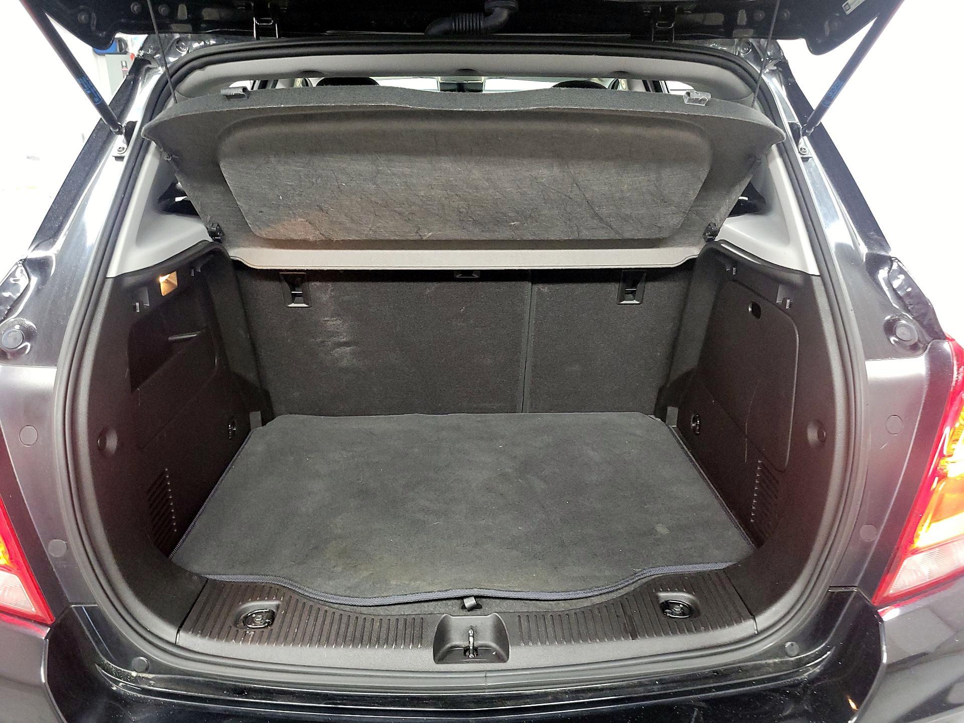 Thumbnail: 2020 Chevrolet Trax - 18