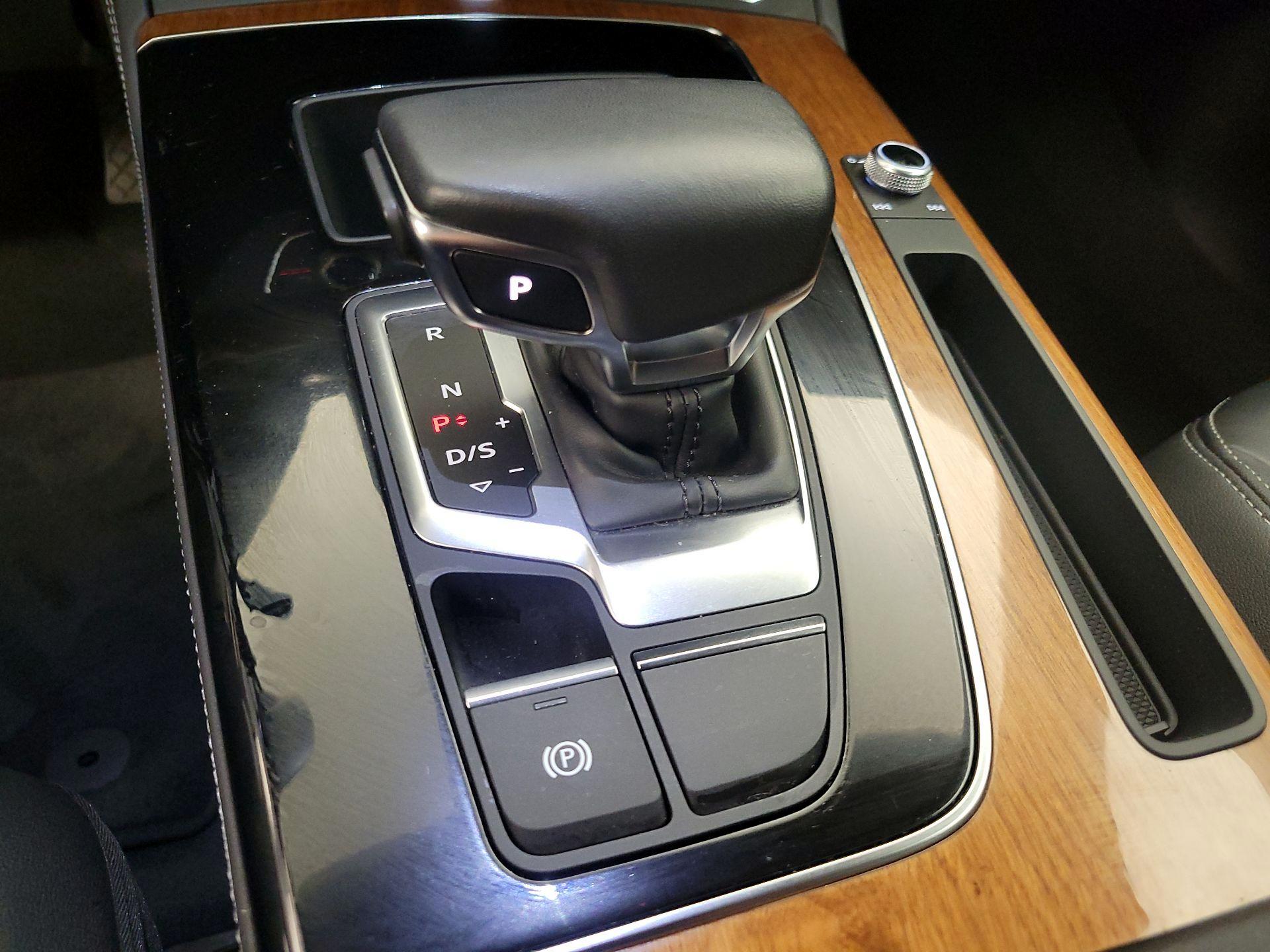 Thumbnail: 2023 Audi Q5 - 17