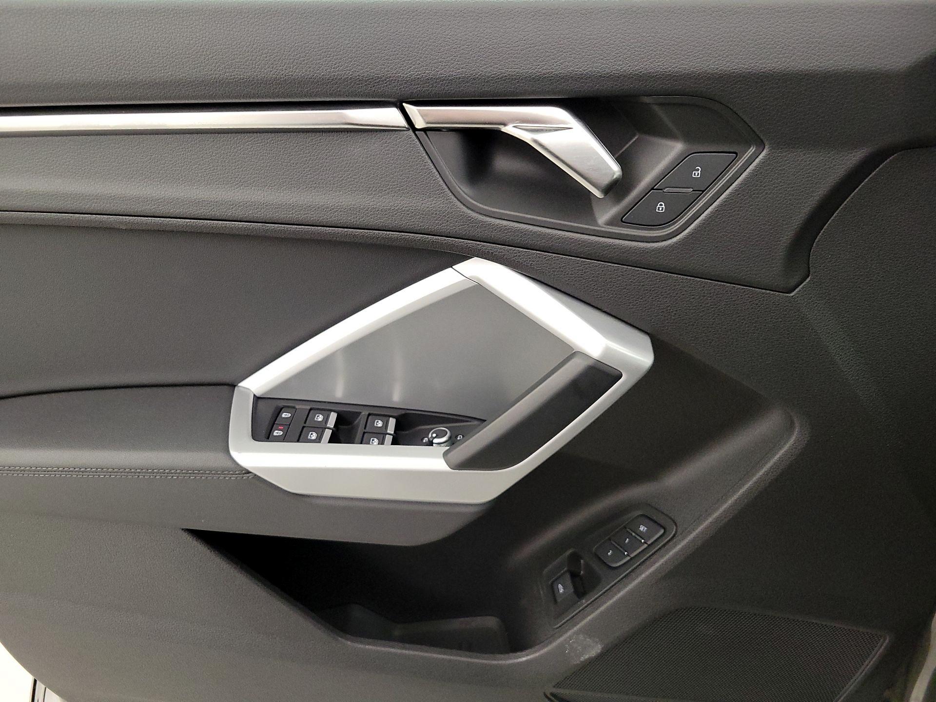 Thumbnail: 2022 Audi Q3 - 12