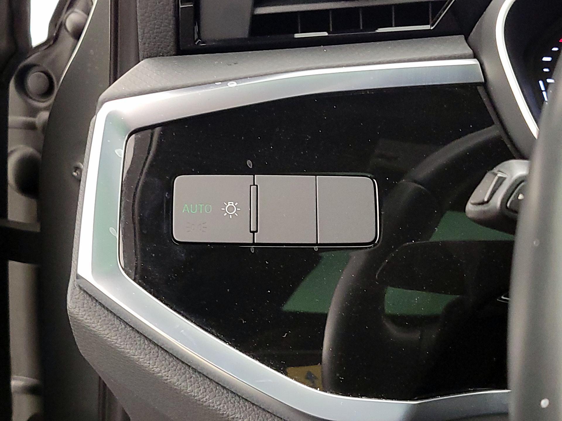 Thumbnail: 2022 Audi Q3 - 13