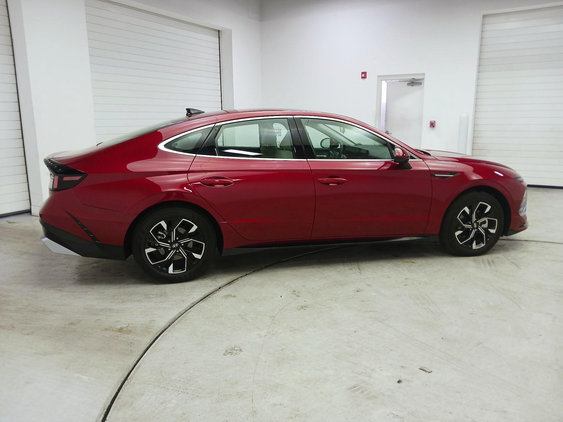 Thumbnail: 2025 Hyundai Sonata - 4