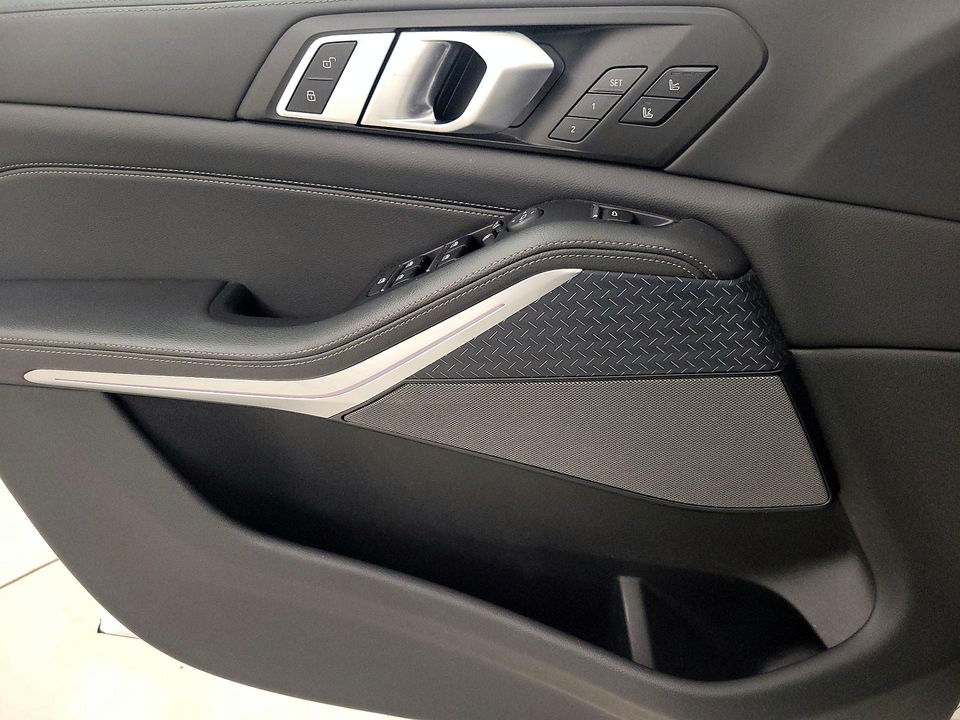 Thumbnail: 2020 BMW X5 - 12