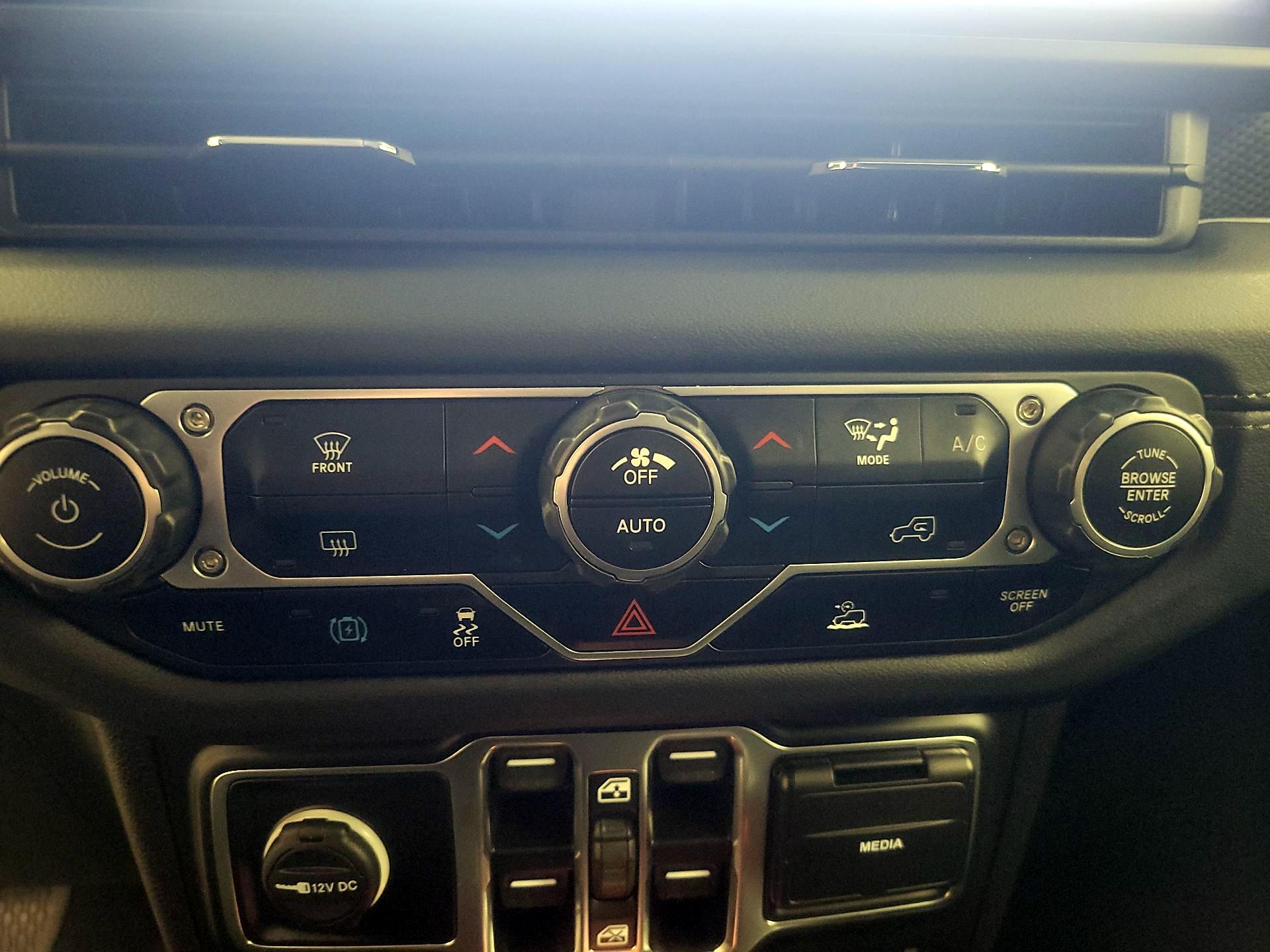 Thumbnail: 2024 Jeep Wrangler - 16