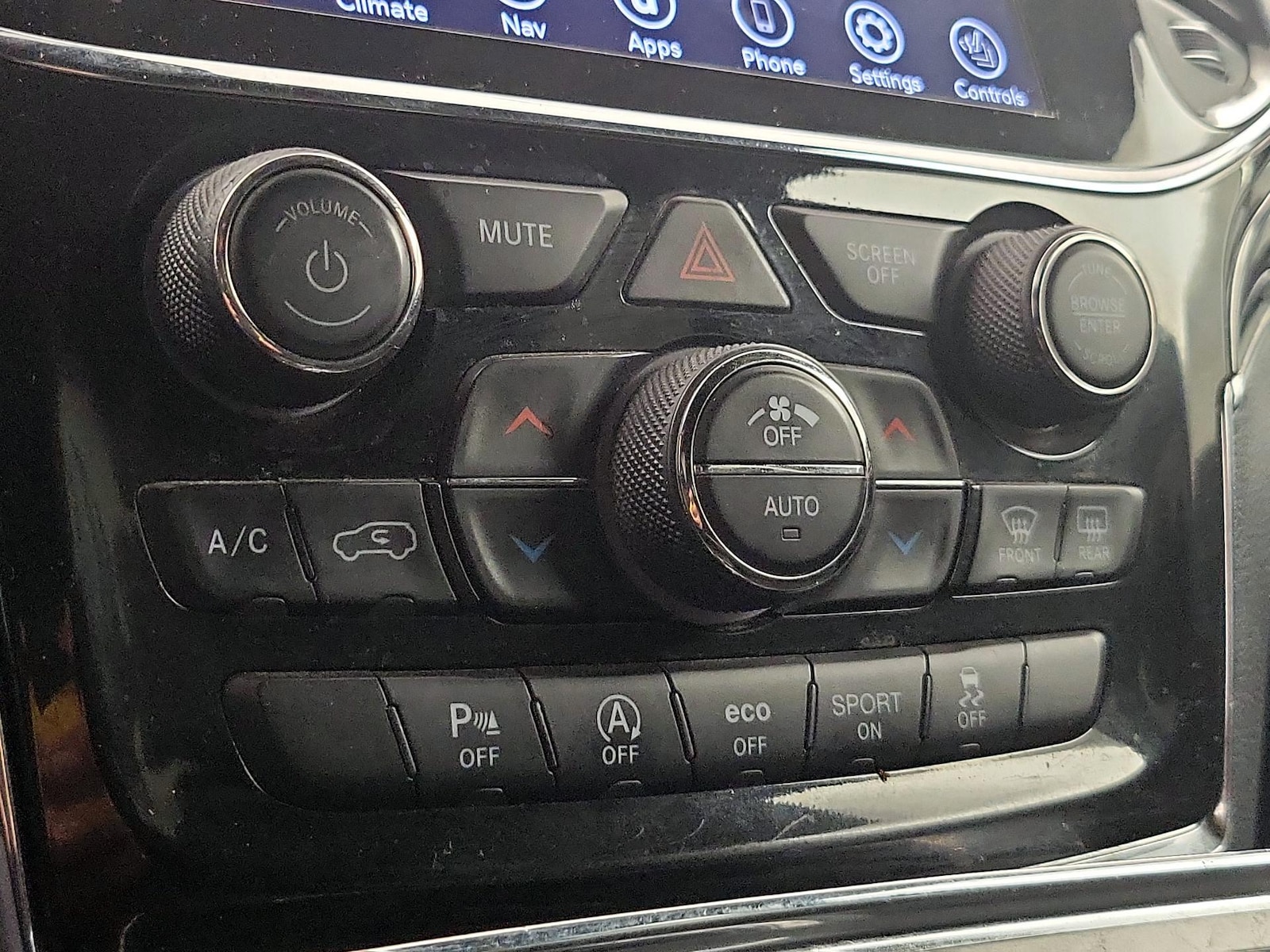 2021 Jeep Grand Cherokee Trailhawk - Photo 18