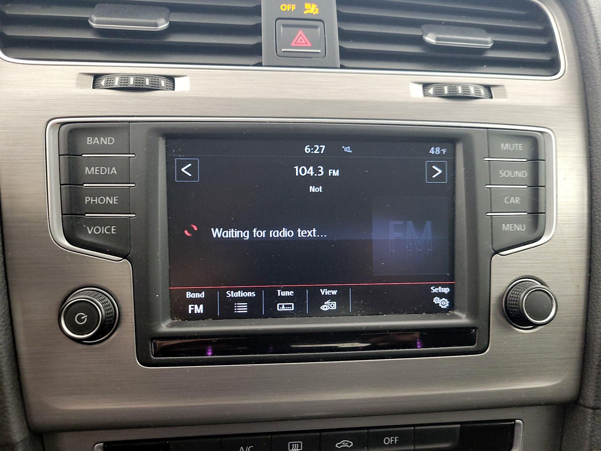 Thumbnail: 2016 Volkswagen Golf - 15