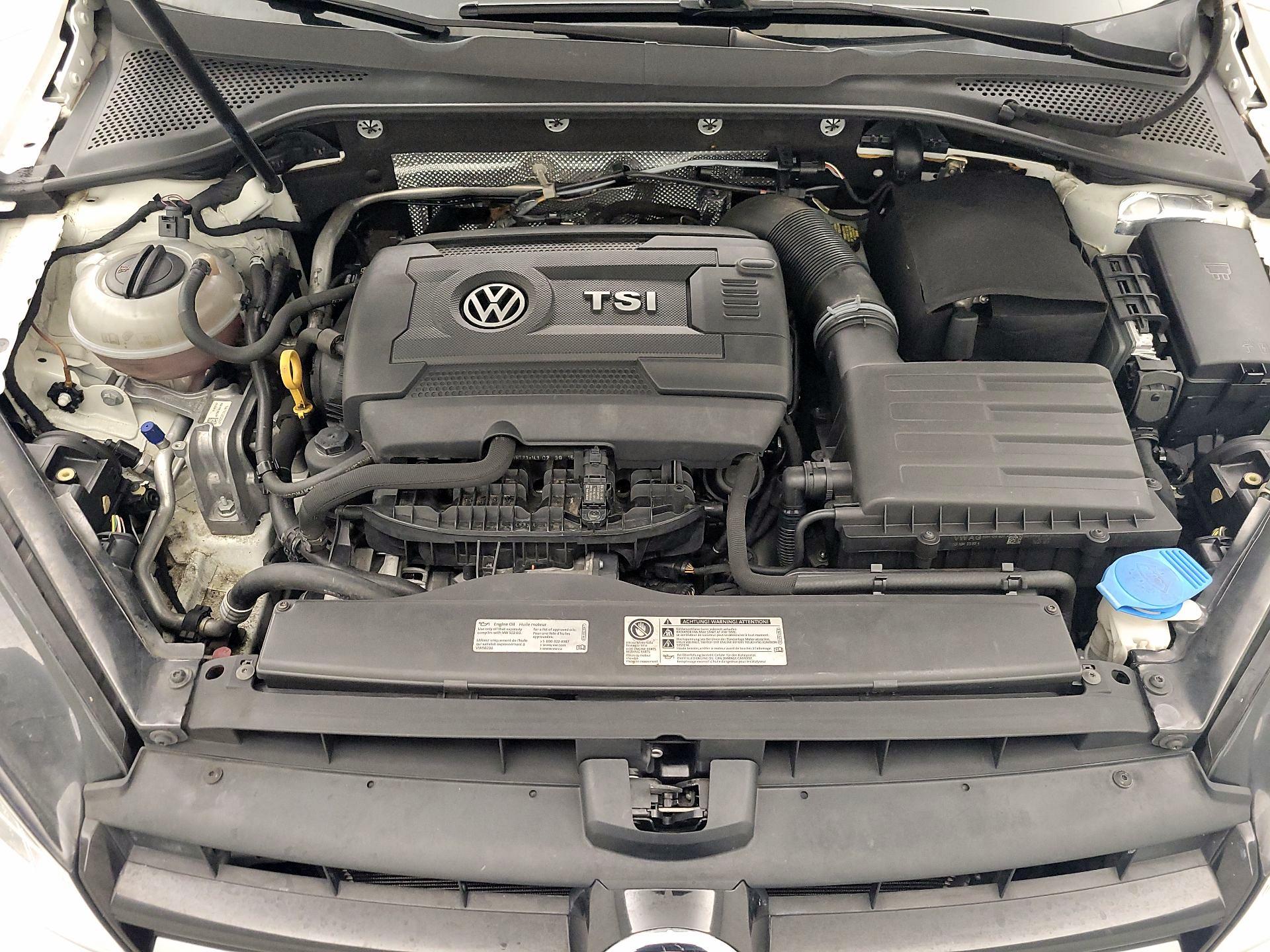 Thumbnail: 2016 Volkswagen Golf - 20