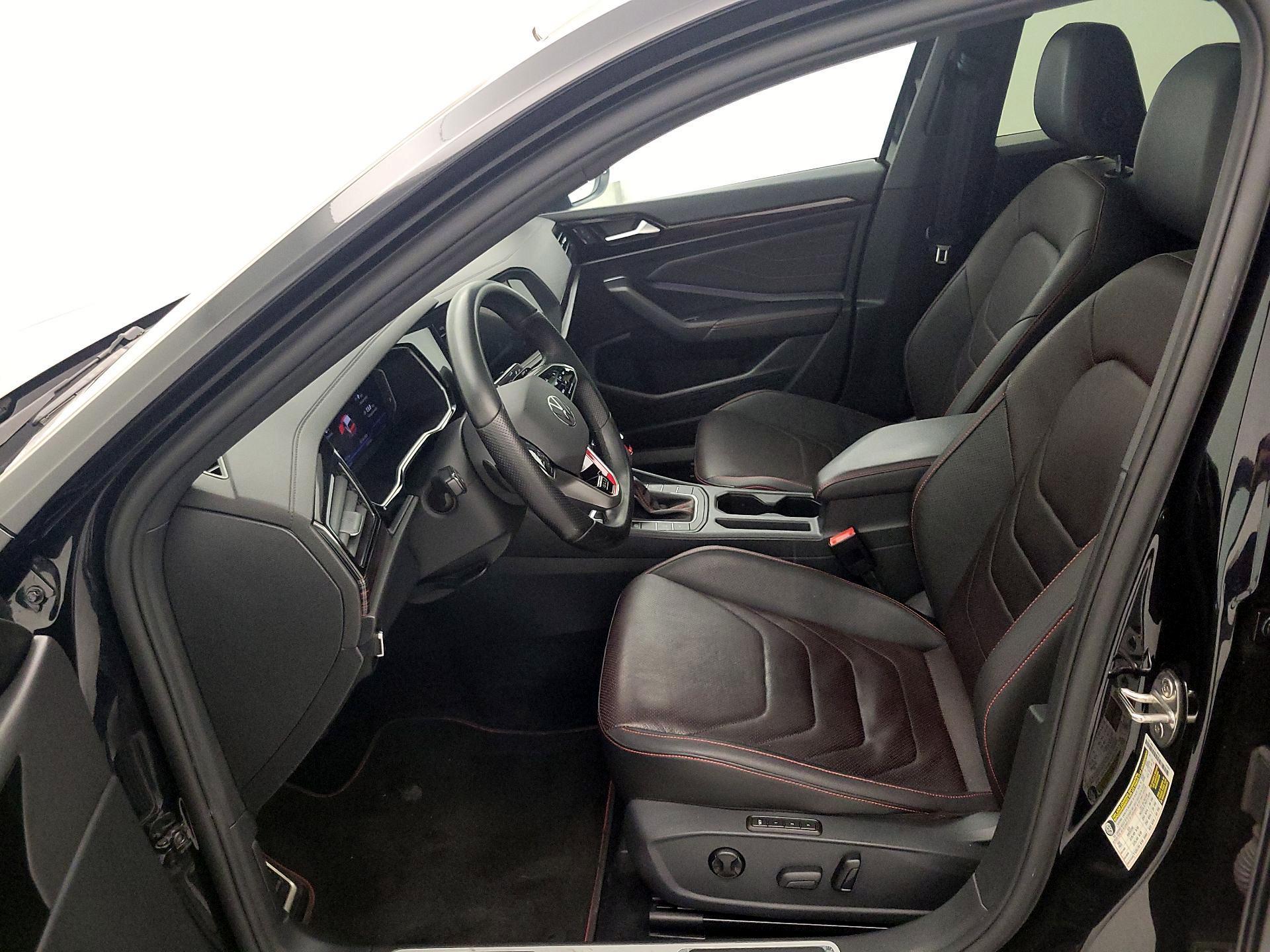 Thumbnail: 2022 Volkswagen Jetta - 11