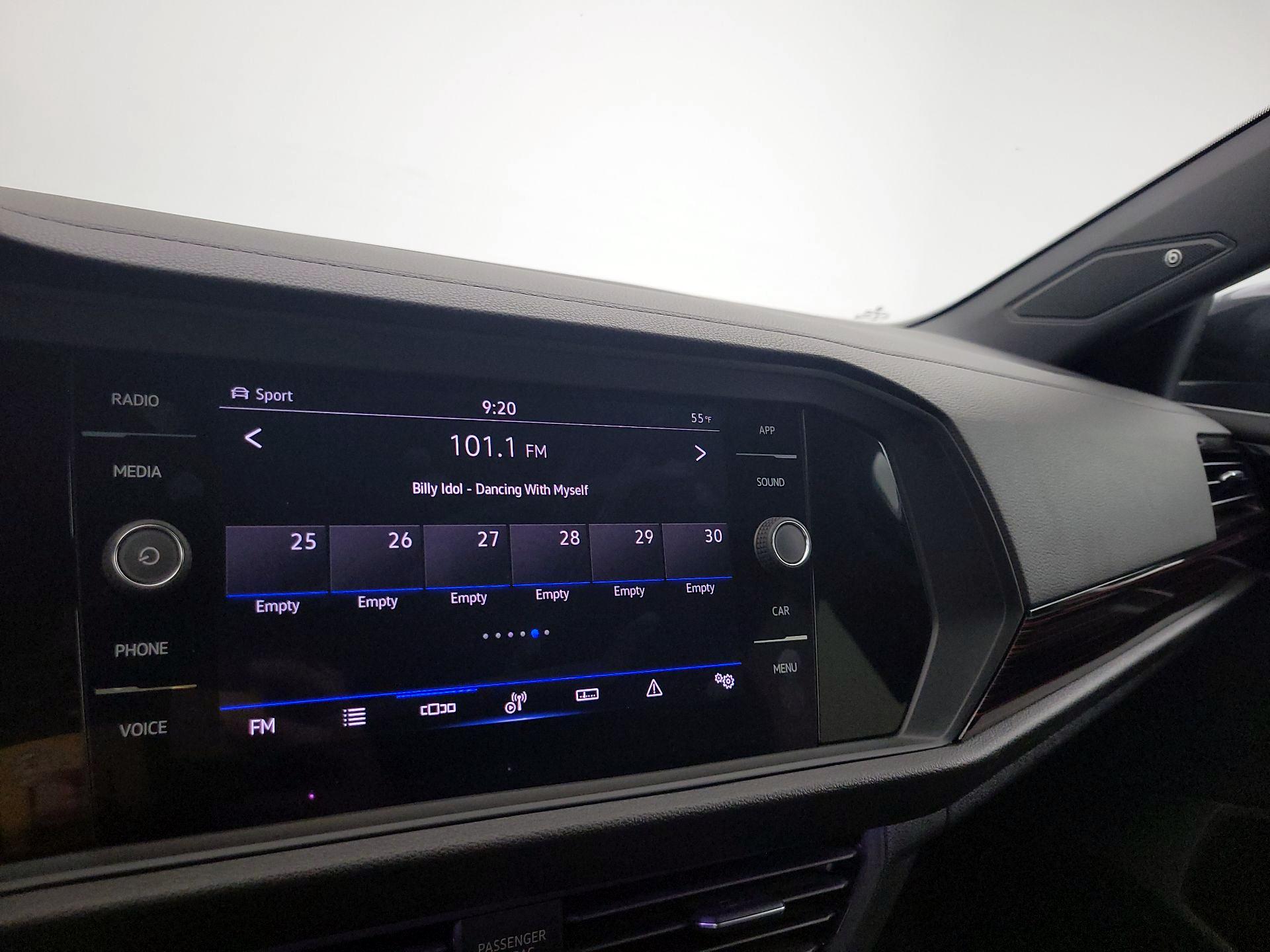 Thumbnail: 2022 Volkswagen Jetta - 15