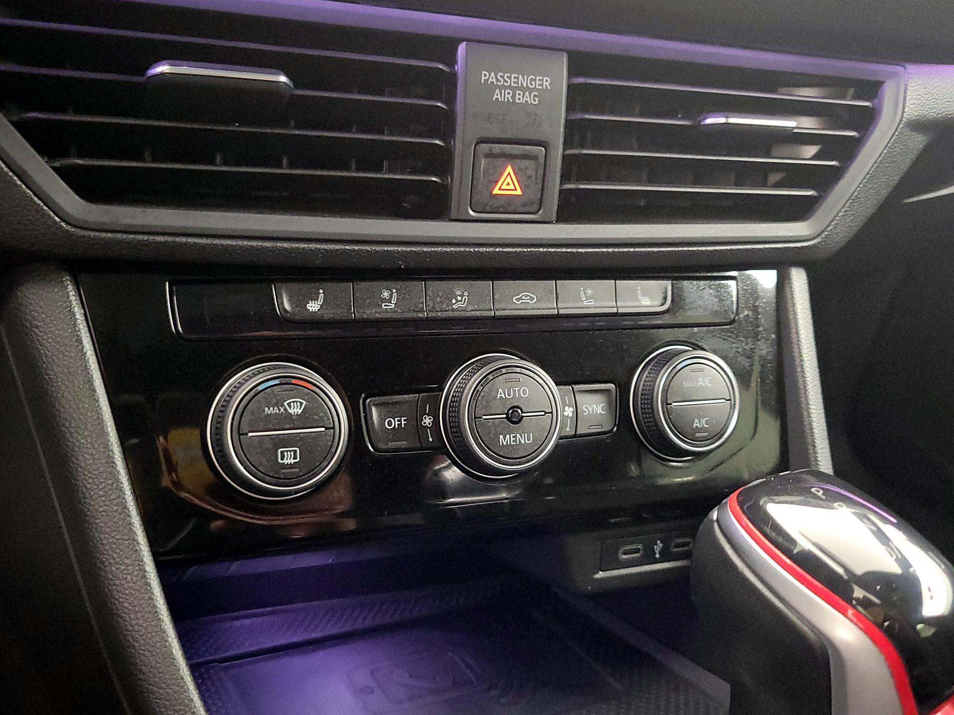 Thumbnail: 2022 Volkswagen Jetta - 16