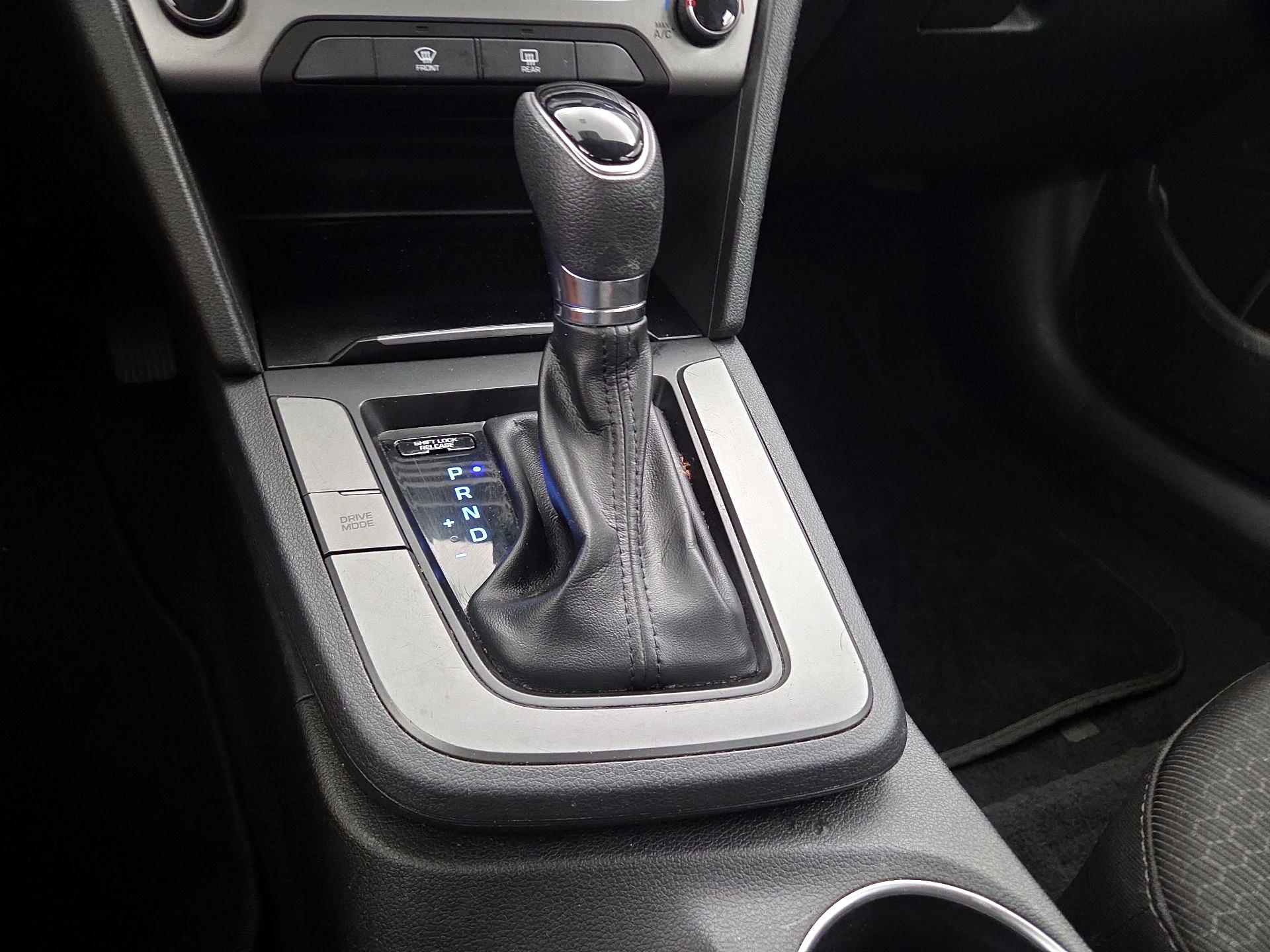Thumbnail: 2018 Hyundai Elantra - 17