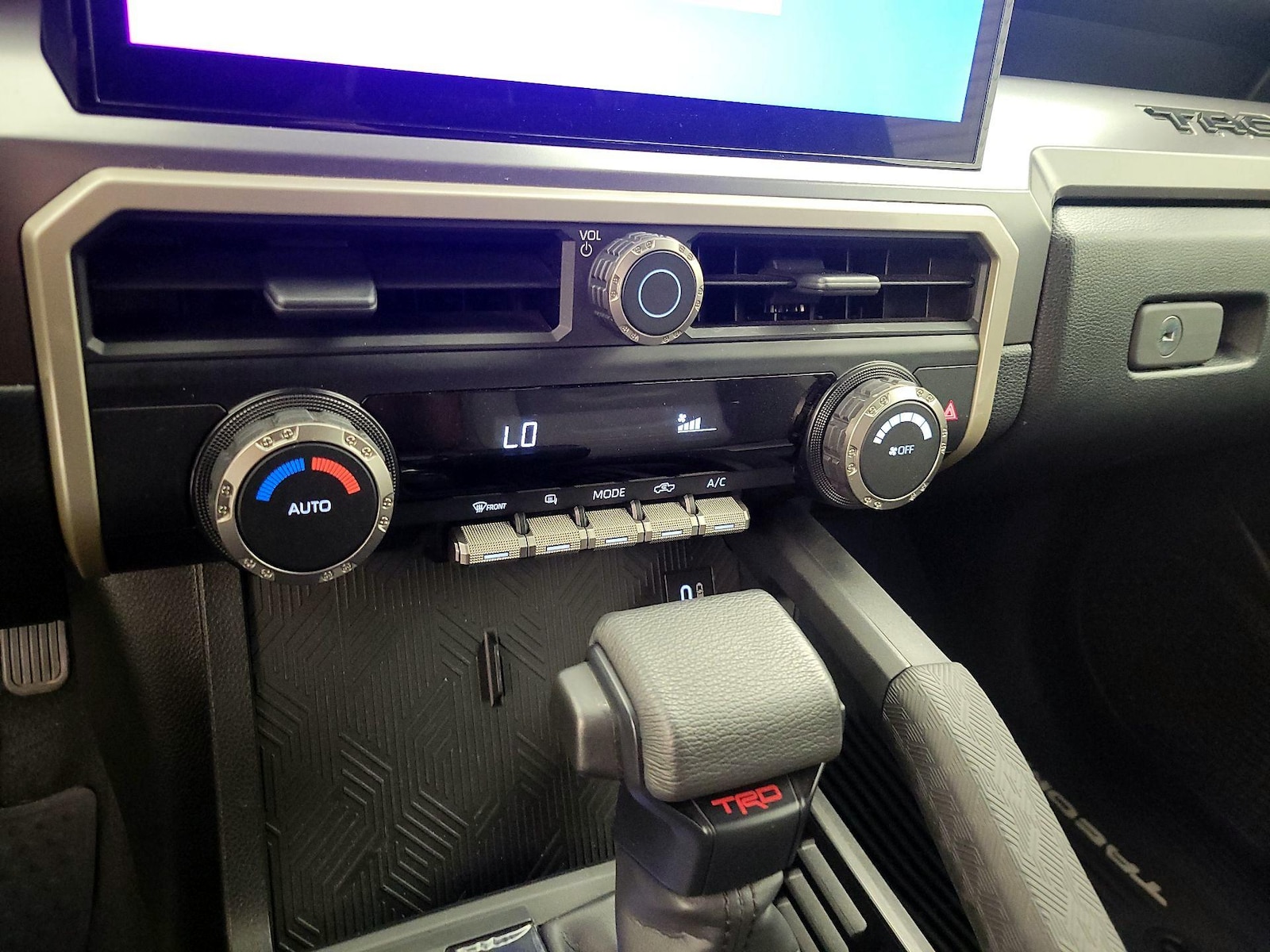 2025 Toyota Tacoma TRD Off Road - Photo 17
