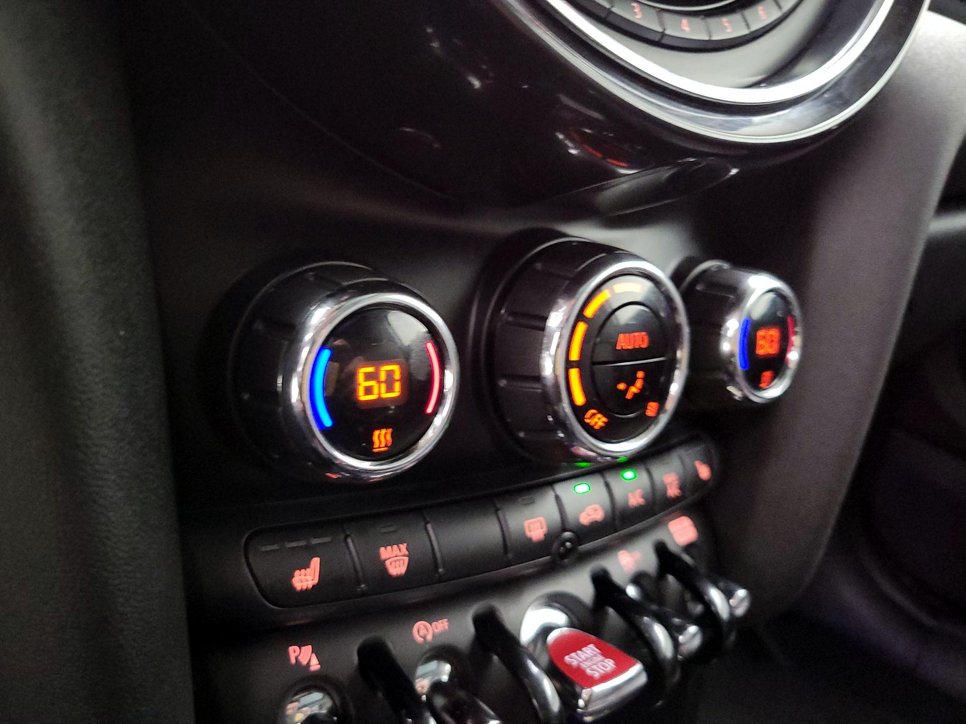 Thumbnail: 2018 MINI Cooper Hardtop - 16