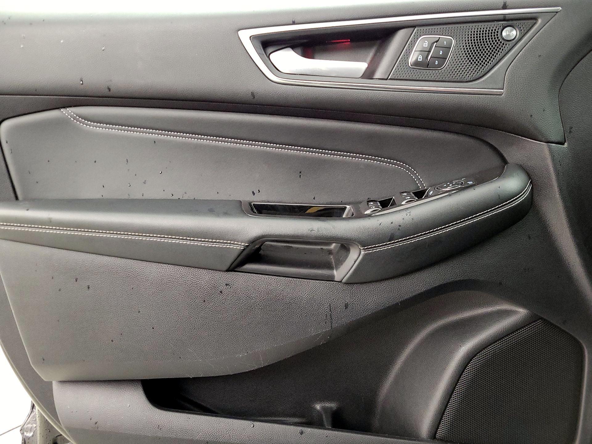 Thumbnail: 2020 Ford Edge - 12