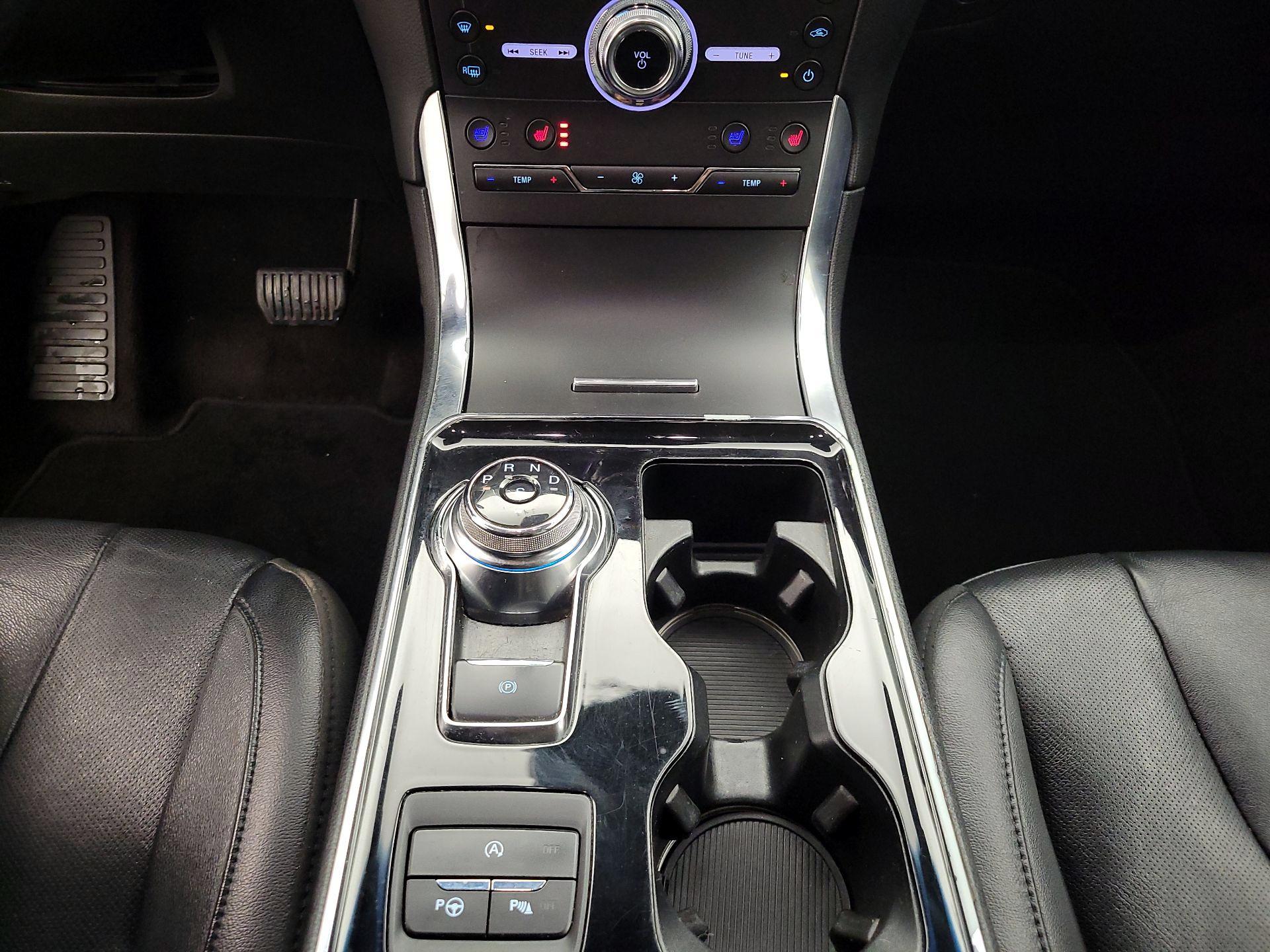 Thumbnail: 2020 Ford Edge - 17