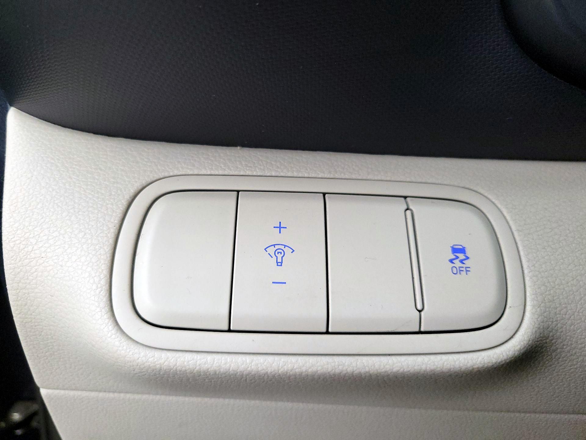 Thumbnail: 2023 Hyundai Venue - 13