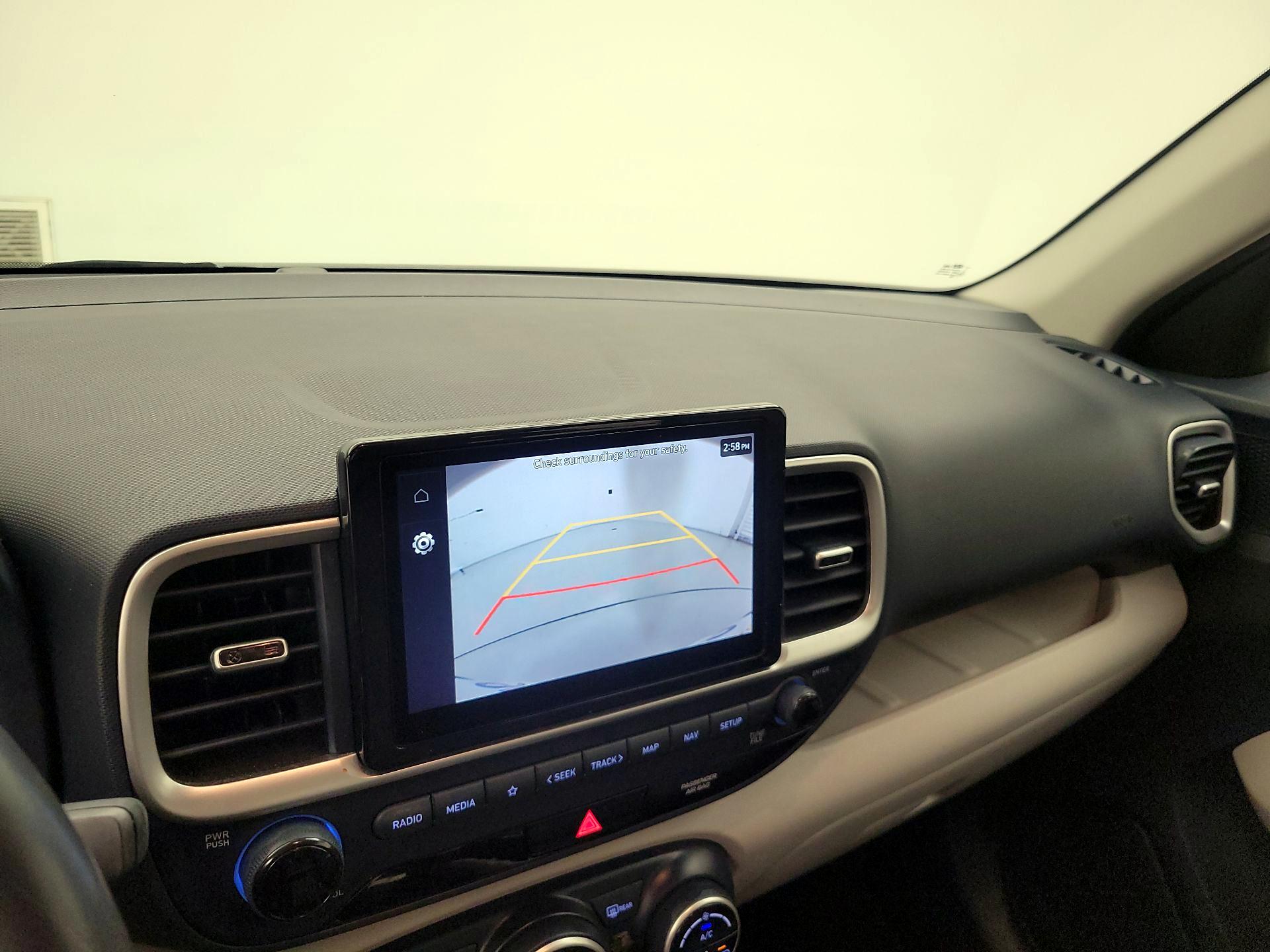 Thumbnail: 2023 Hyundai Venue - 15