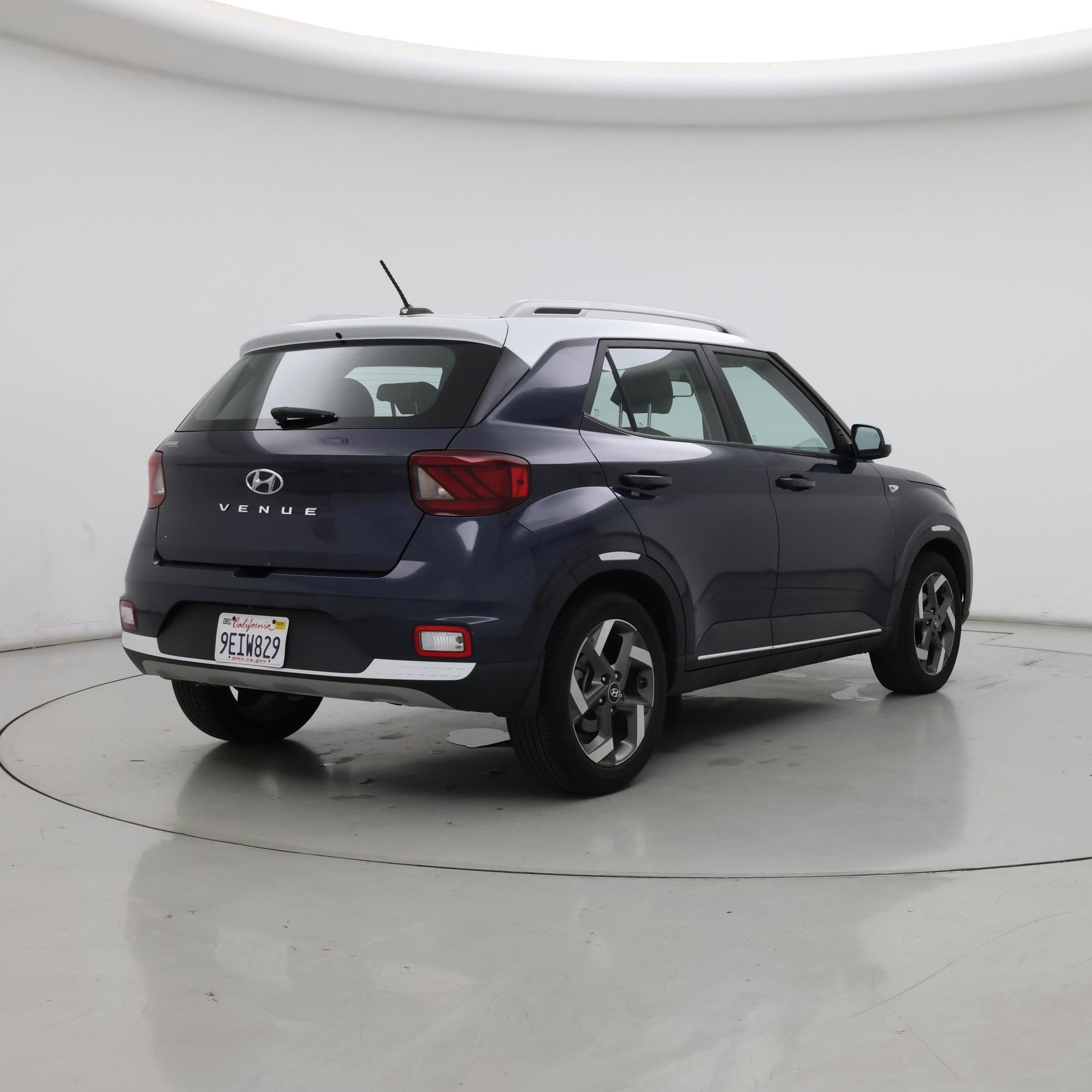 Thumbnail: 2023 Hyundai Venue - 8