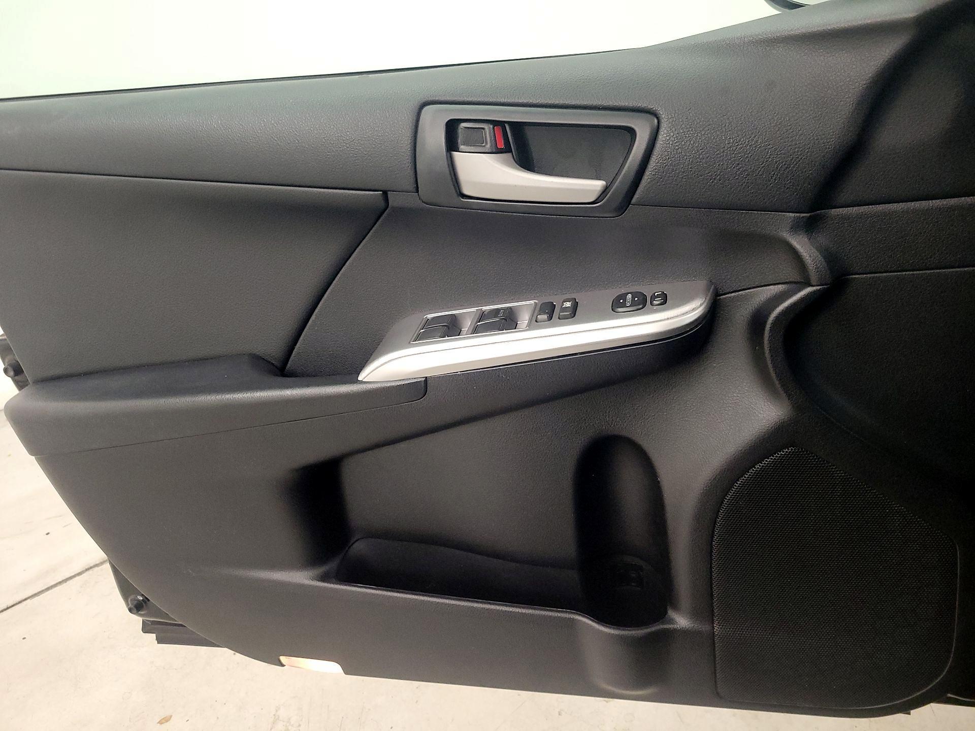 Thumbnail: 2014 Toyota Camry - 12